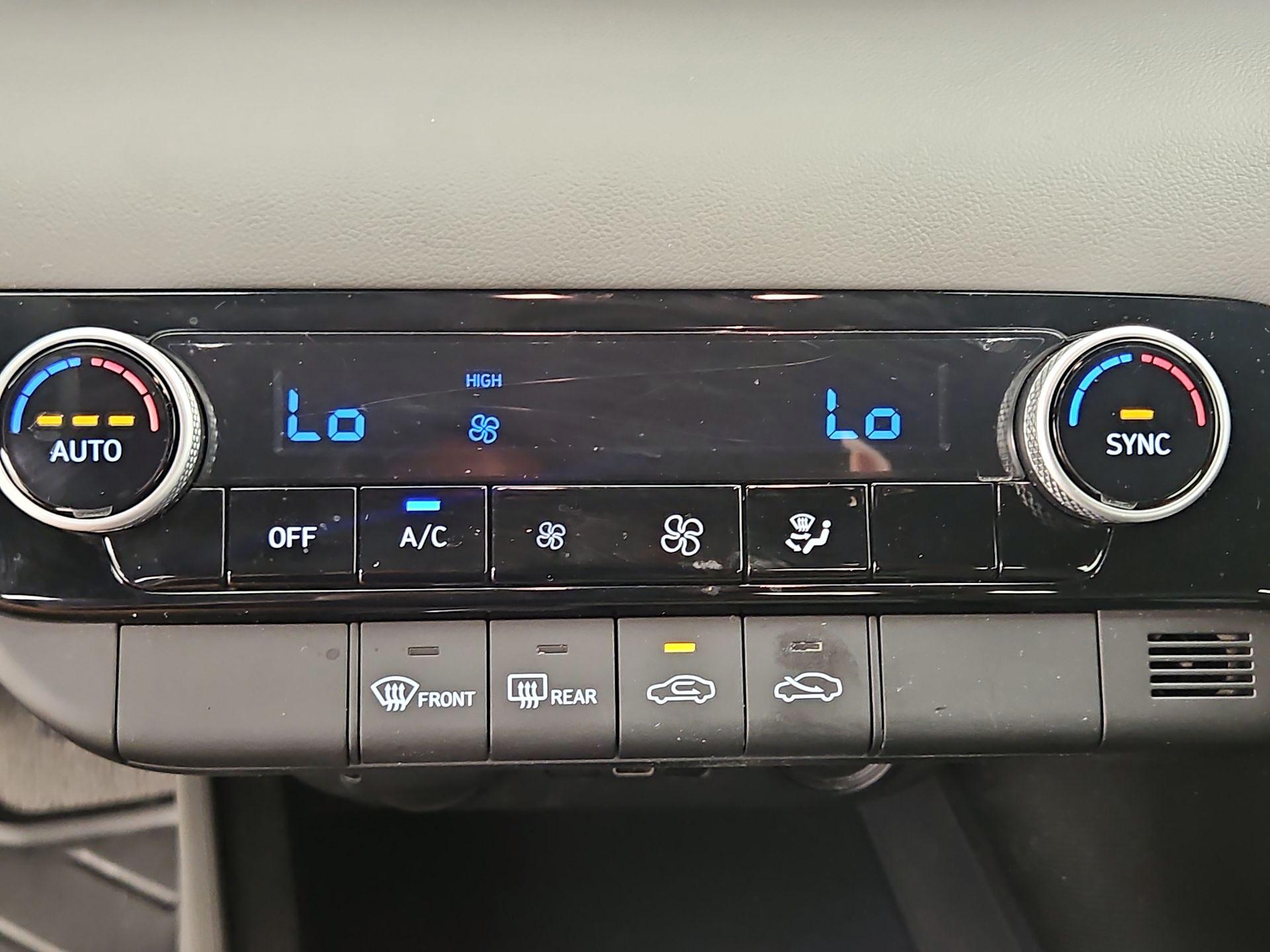 Thumbnail: 2023 Hyundai Elantra - 14