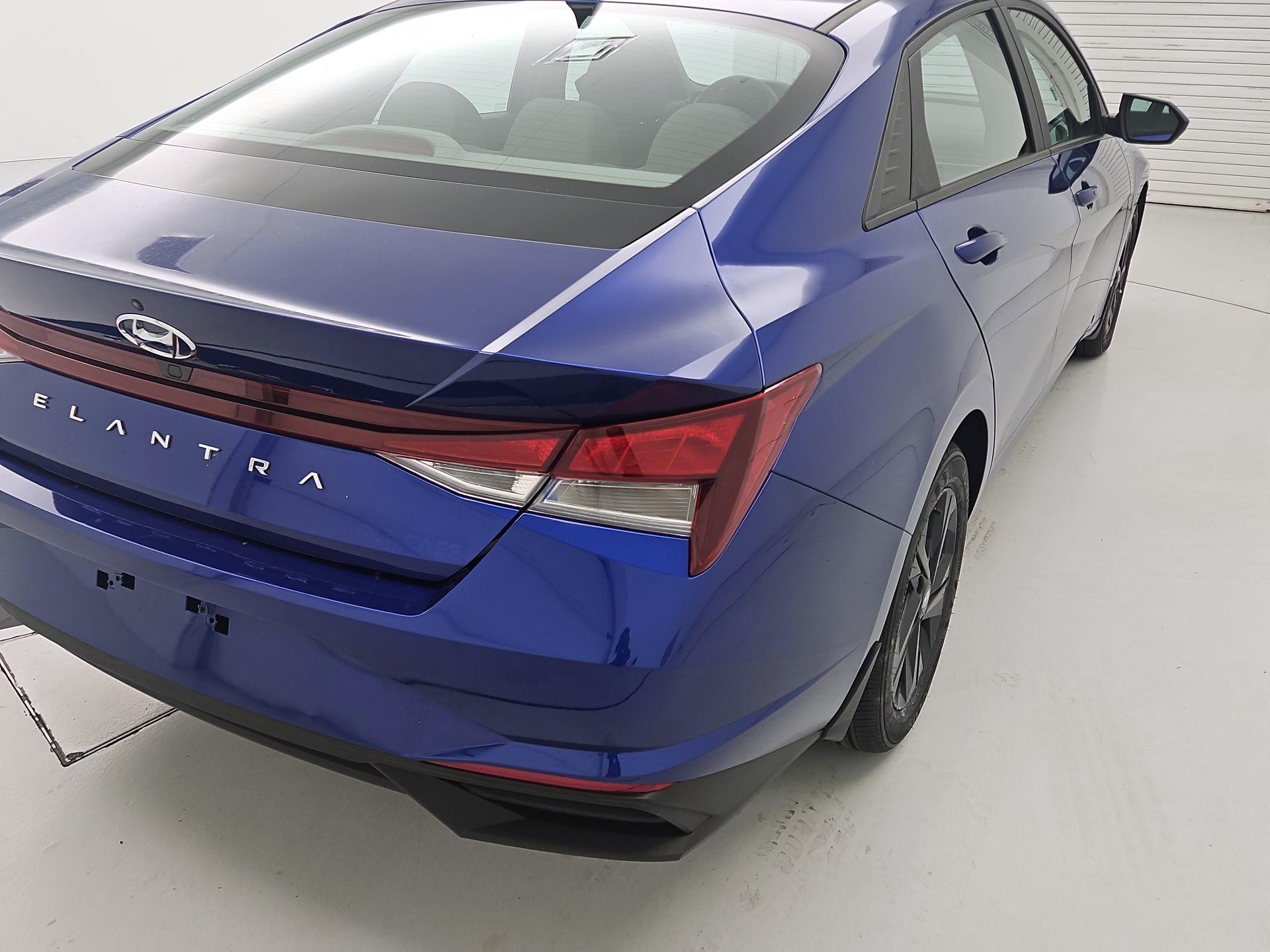 Thumbnail: 2023 Hyundai Elantra - 5