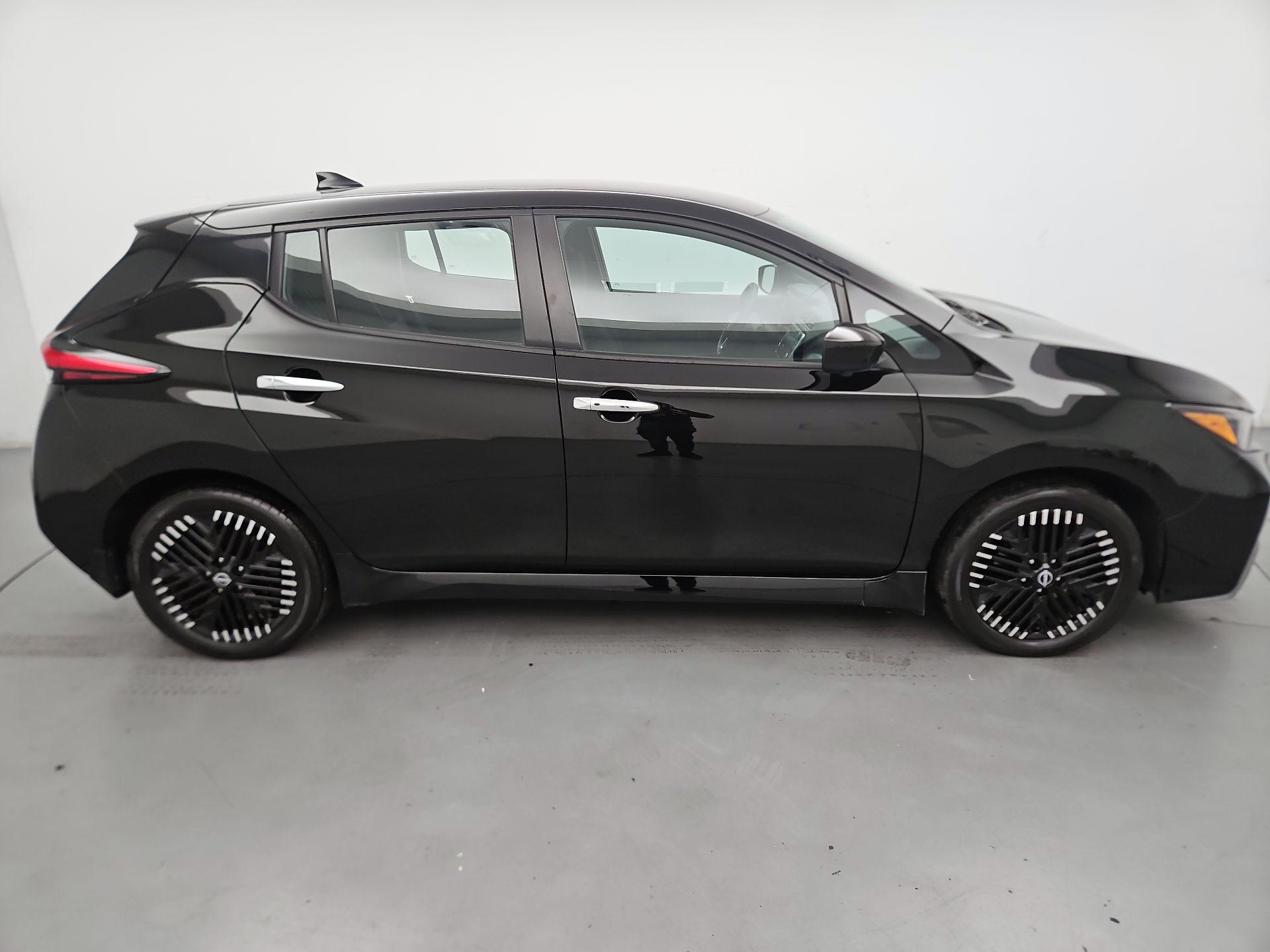 Thumbnail: 2024 Nissan Leaf - 4