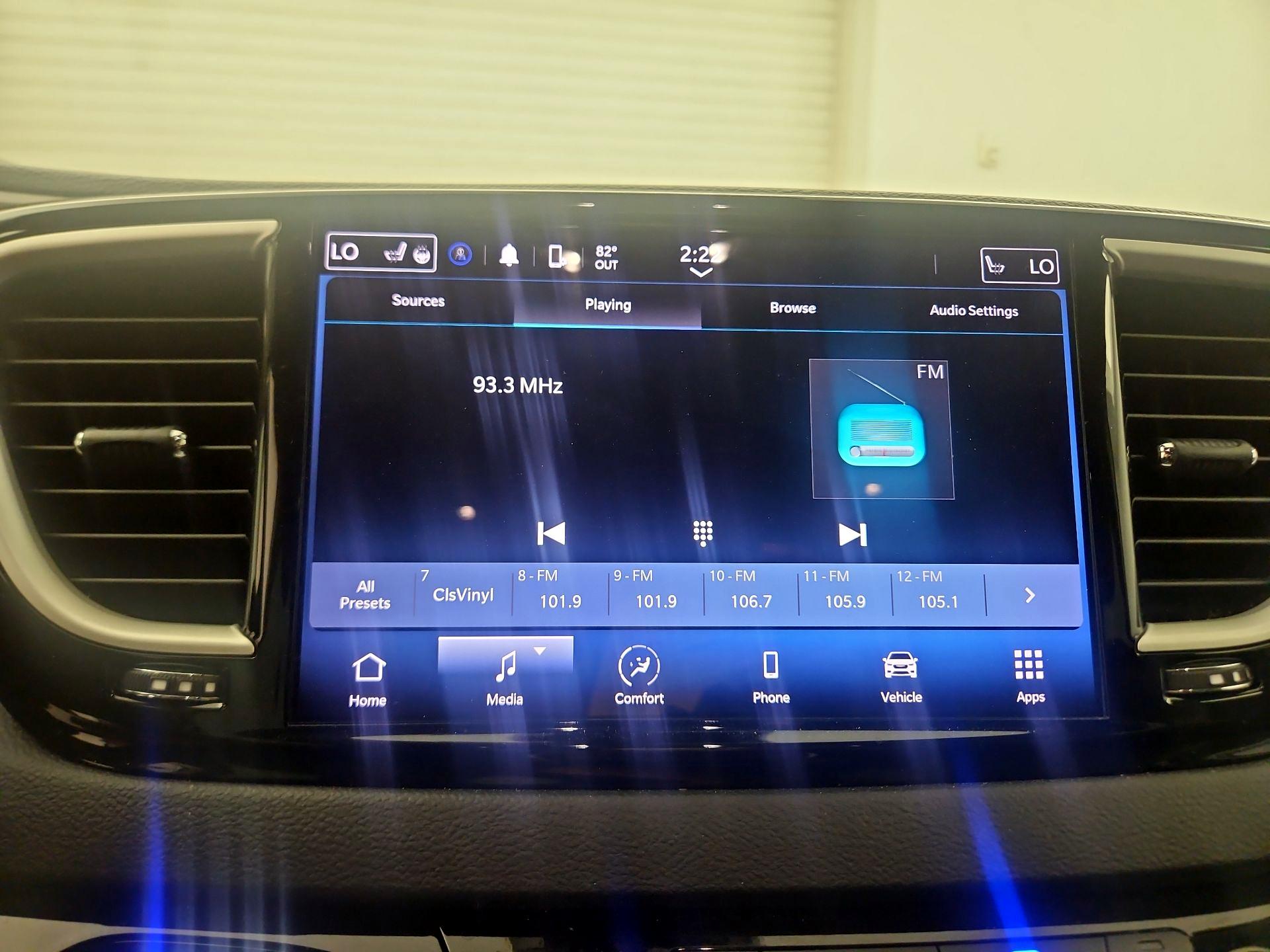 Thumbnail: 2023 Chrysler Pacifica - 13