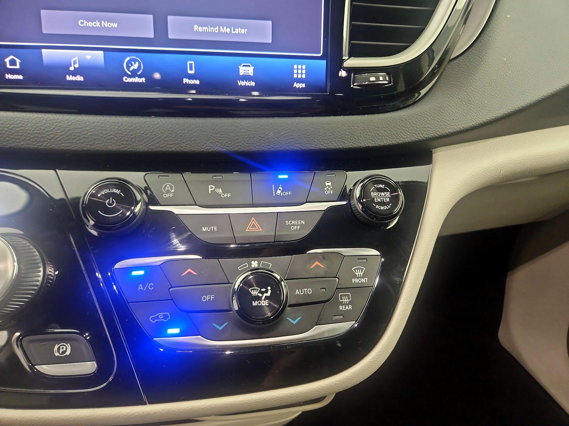 Thumbnail: 2023 Chrysler Pacifica - 14
