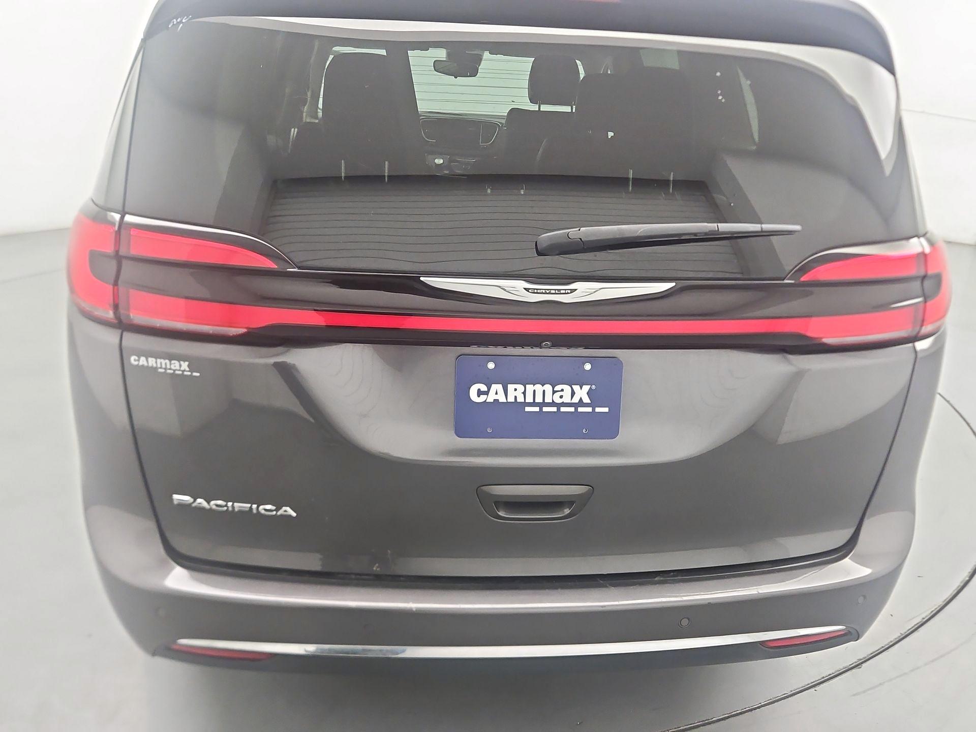 Thumbnail: 2023 Chrysler Pacifica - 6
