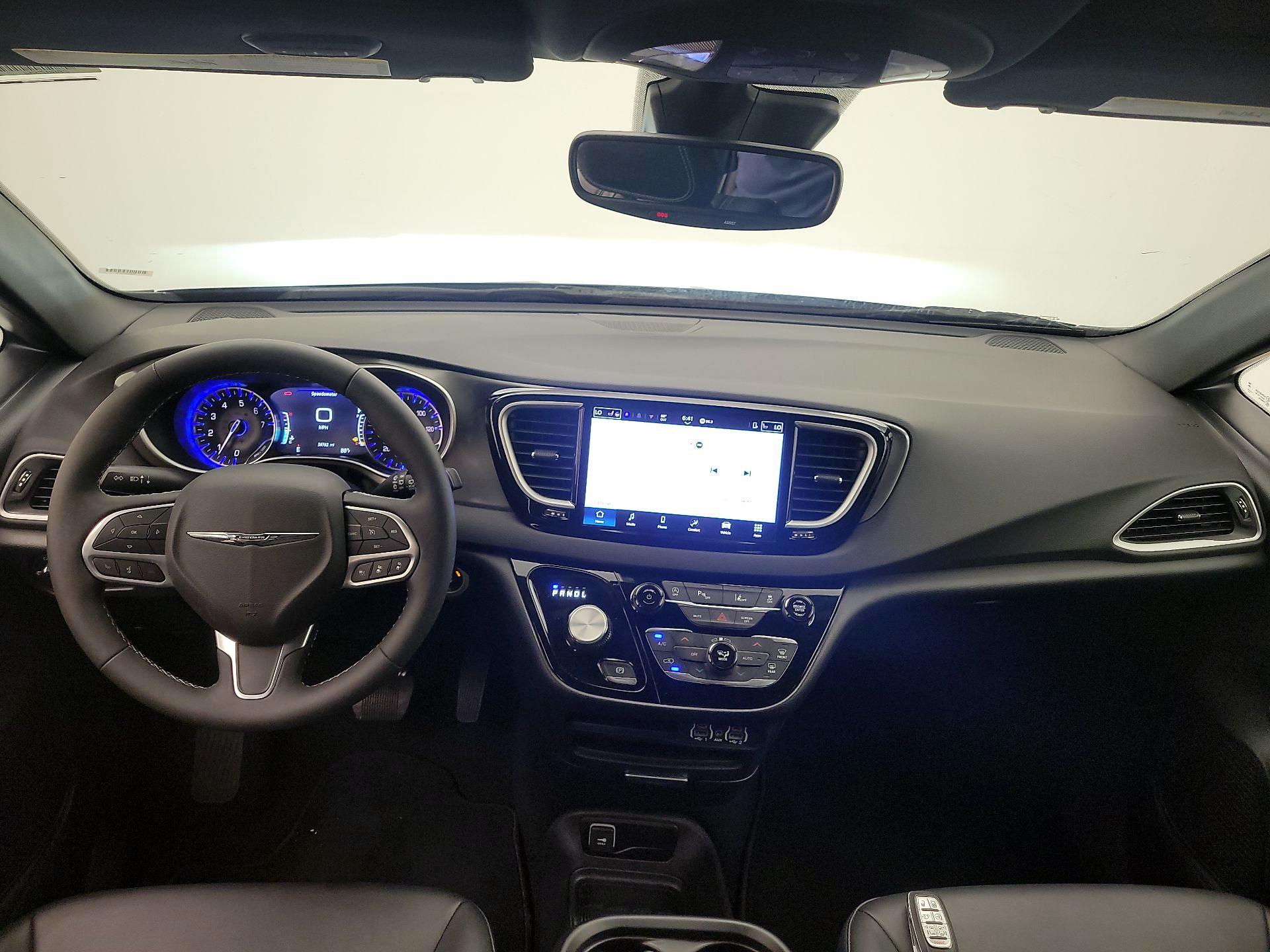 Thumbnail: 2025 Chrysler Pacifica - 9