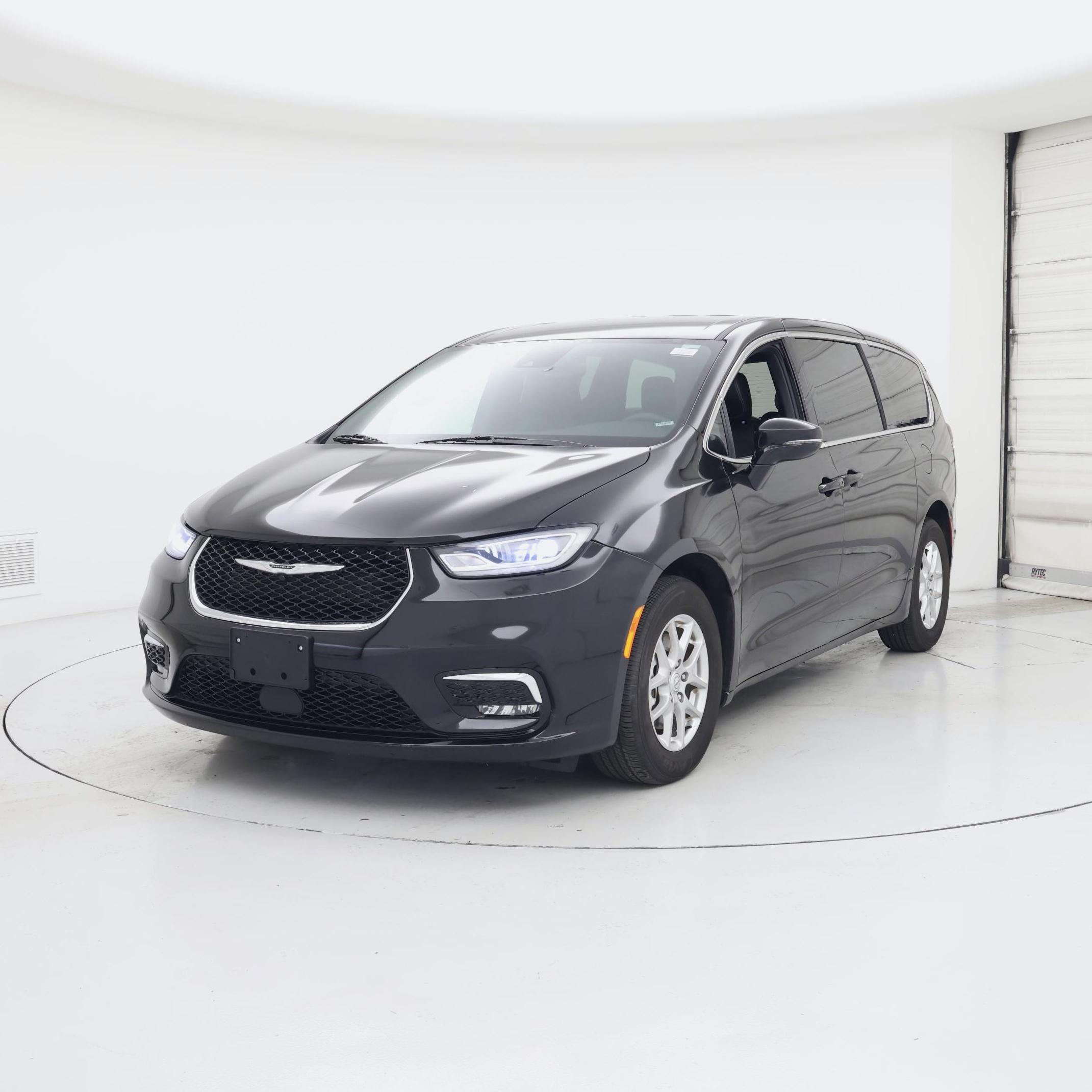 Thumbnail: 2025 Chrysler Pacifica - 4
