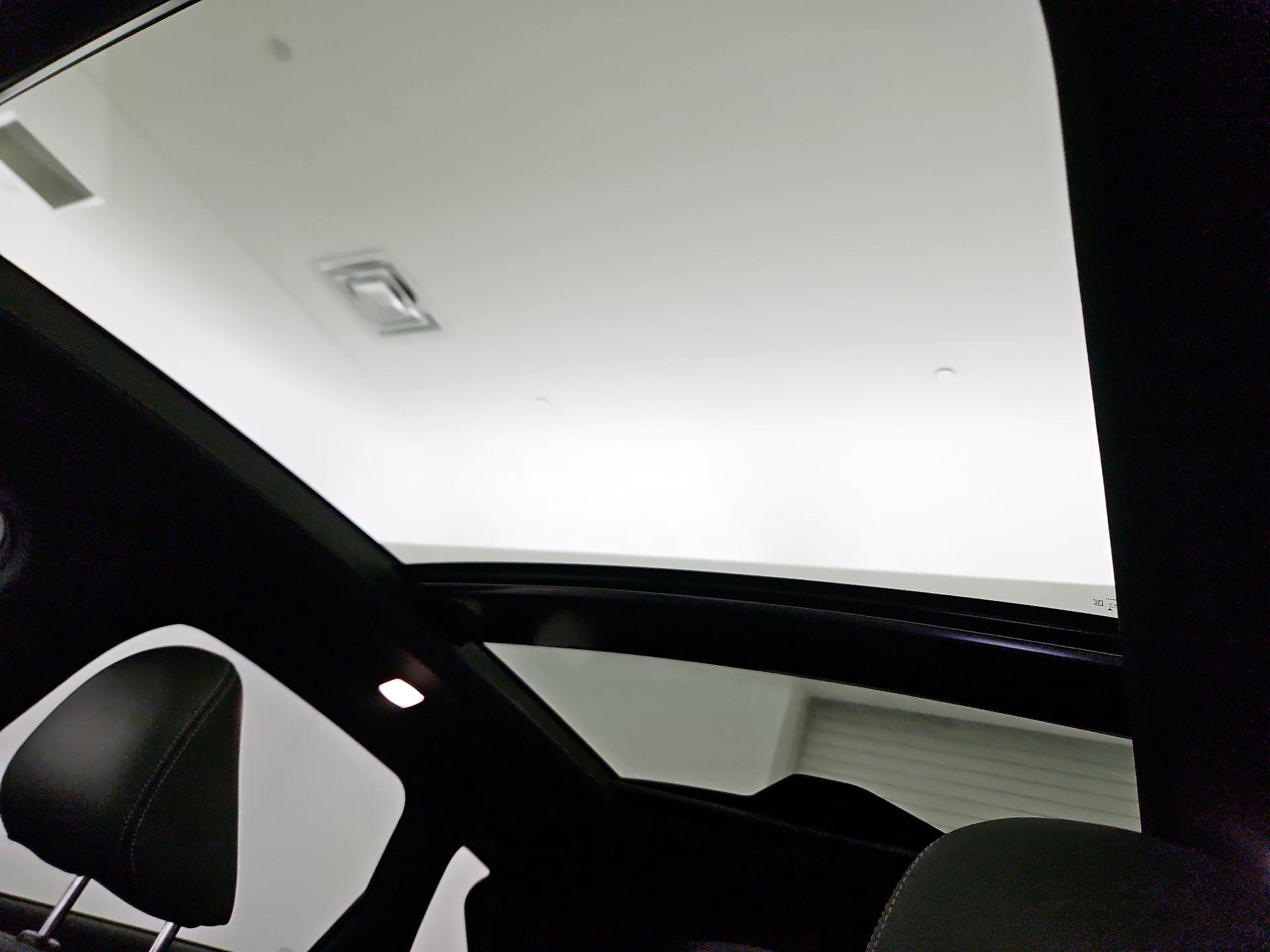 Thumbnail: 2023 INFINITI QX50 - 18
