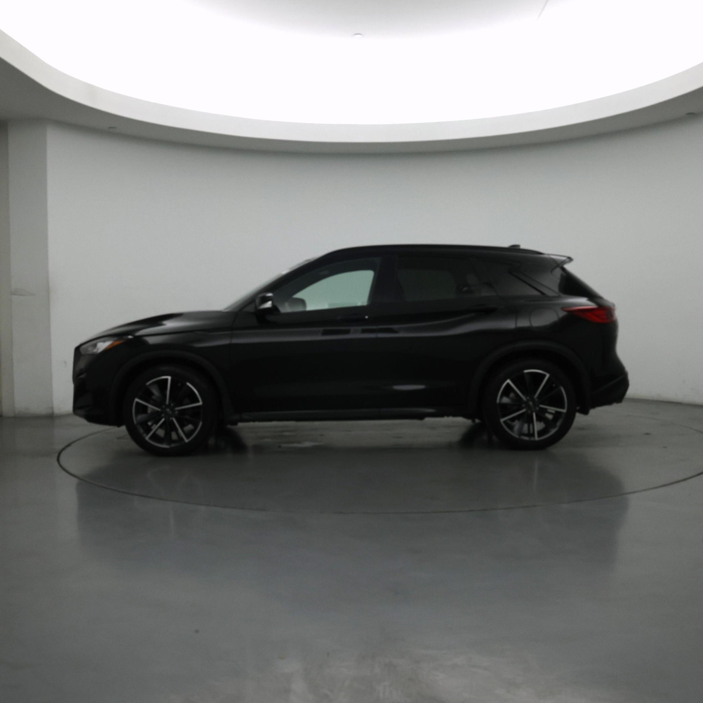 Thumbnail: 2023 INFINITI QX50 - 3