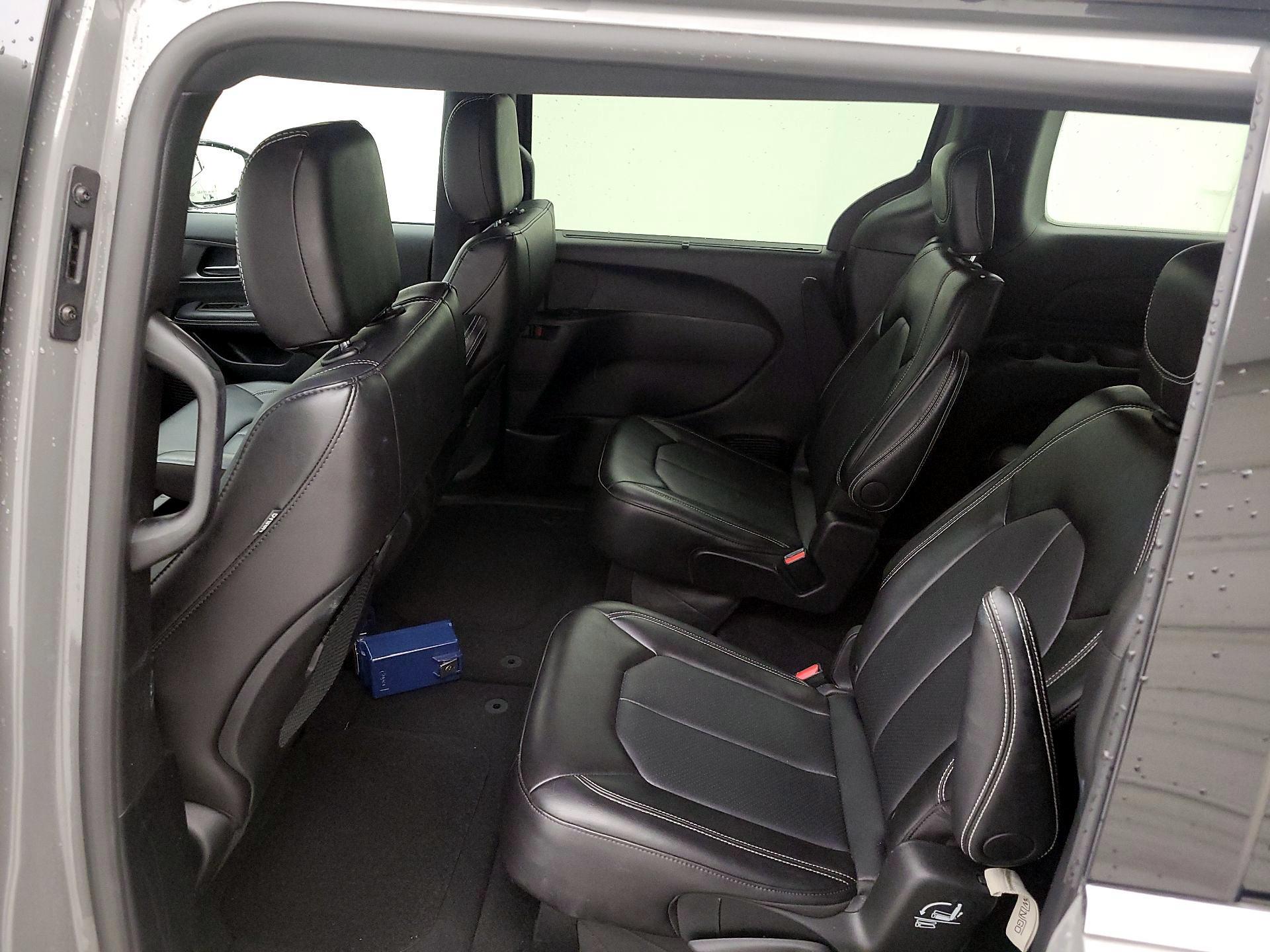 Thumbnail: 2025 Chrysler Pacifica - 18