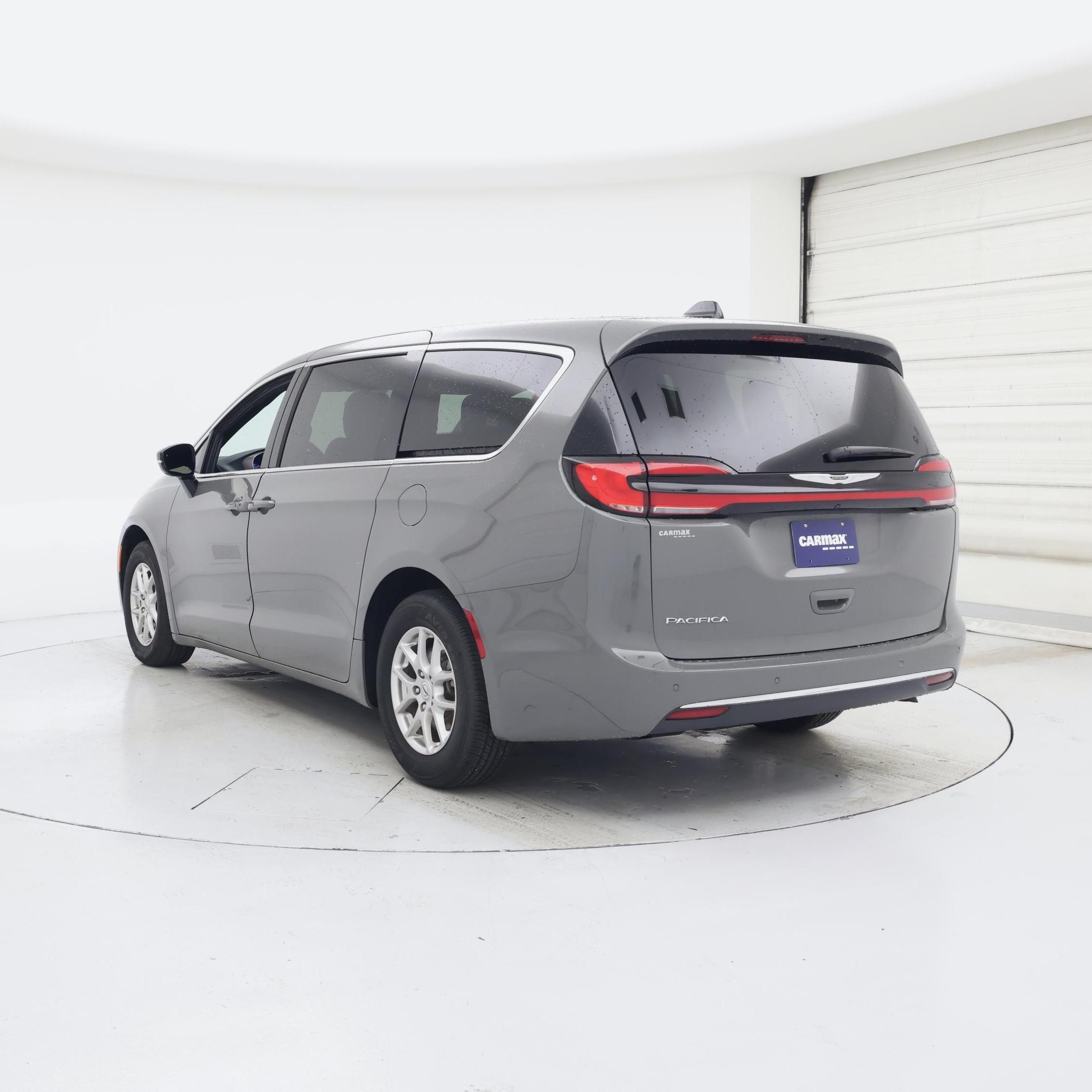 Thumbnail: 2025 Chrysler Pacifica - 2
