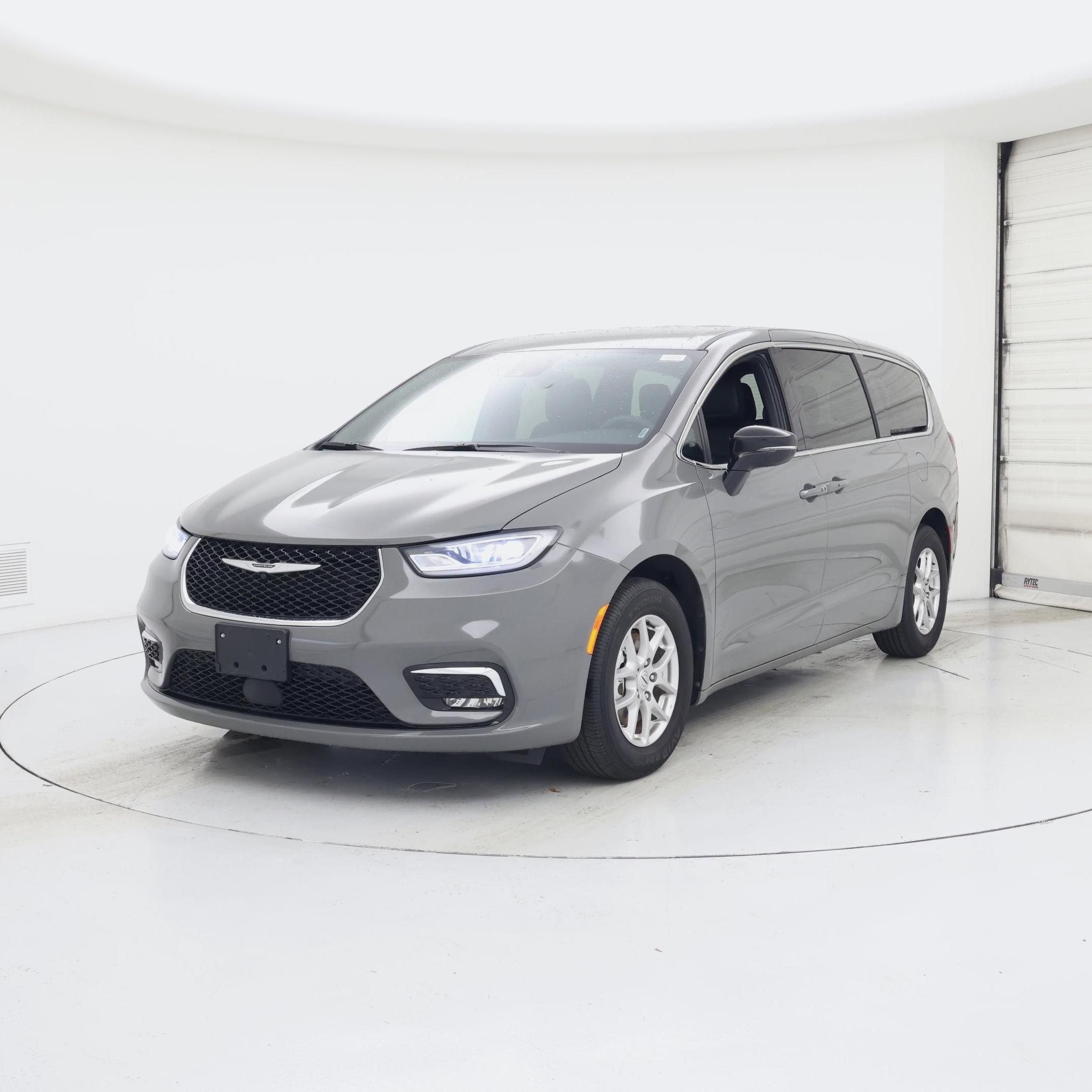 Thumbnail: 2025 Chrysler Pacifica - 4