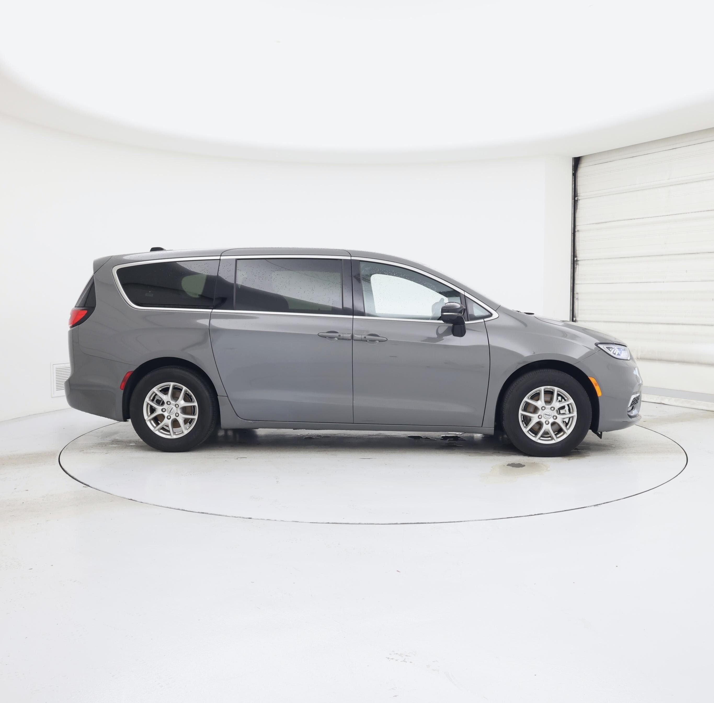 Thumbnail: 2025 Chrysler Pacifica - 7