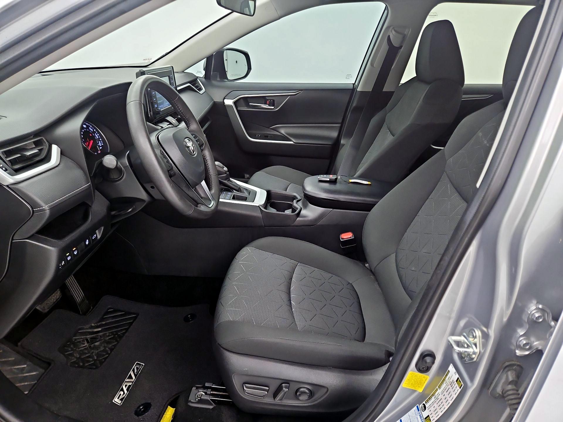 Thumbnail: 2021 Toyota RAV4 - 9