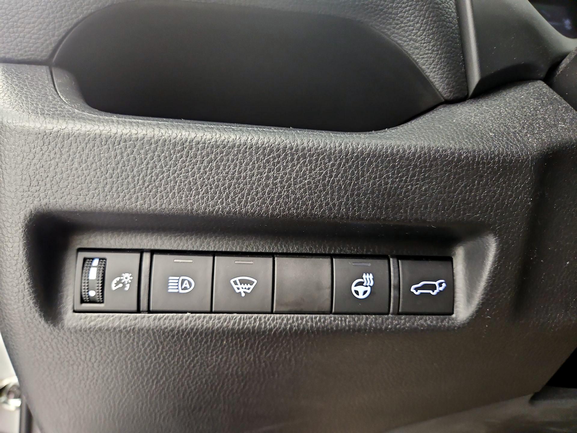 Thumbnail: 2021 Toyota RAV4 - 11