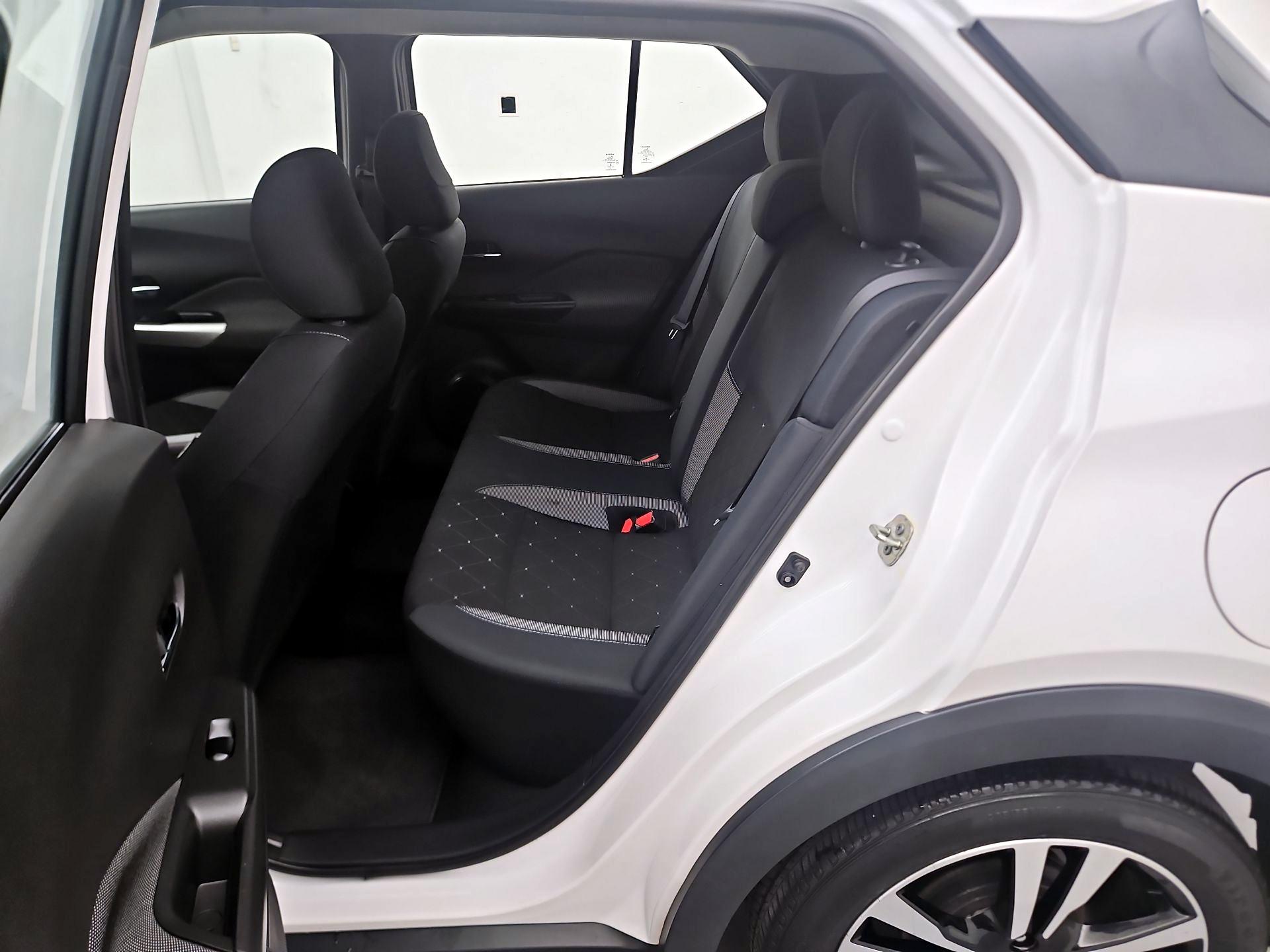 Thumbnail: 2020 Nissan Kicks - 17
