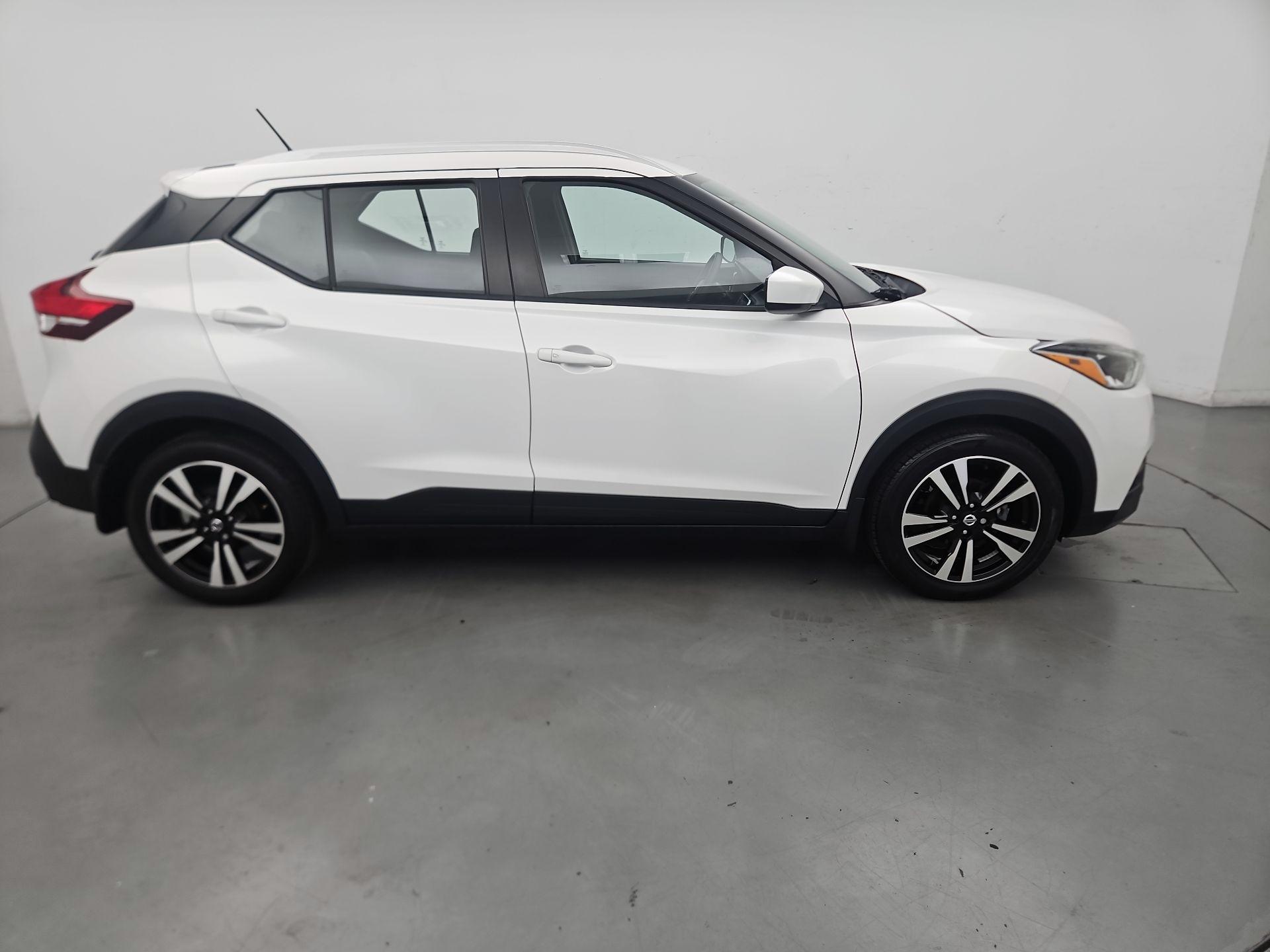 Thumbnail: 2020 Nissan Kicks - 4
