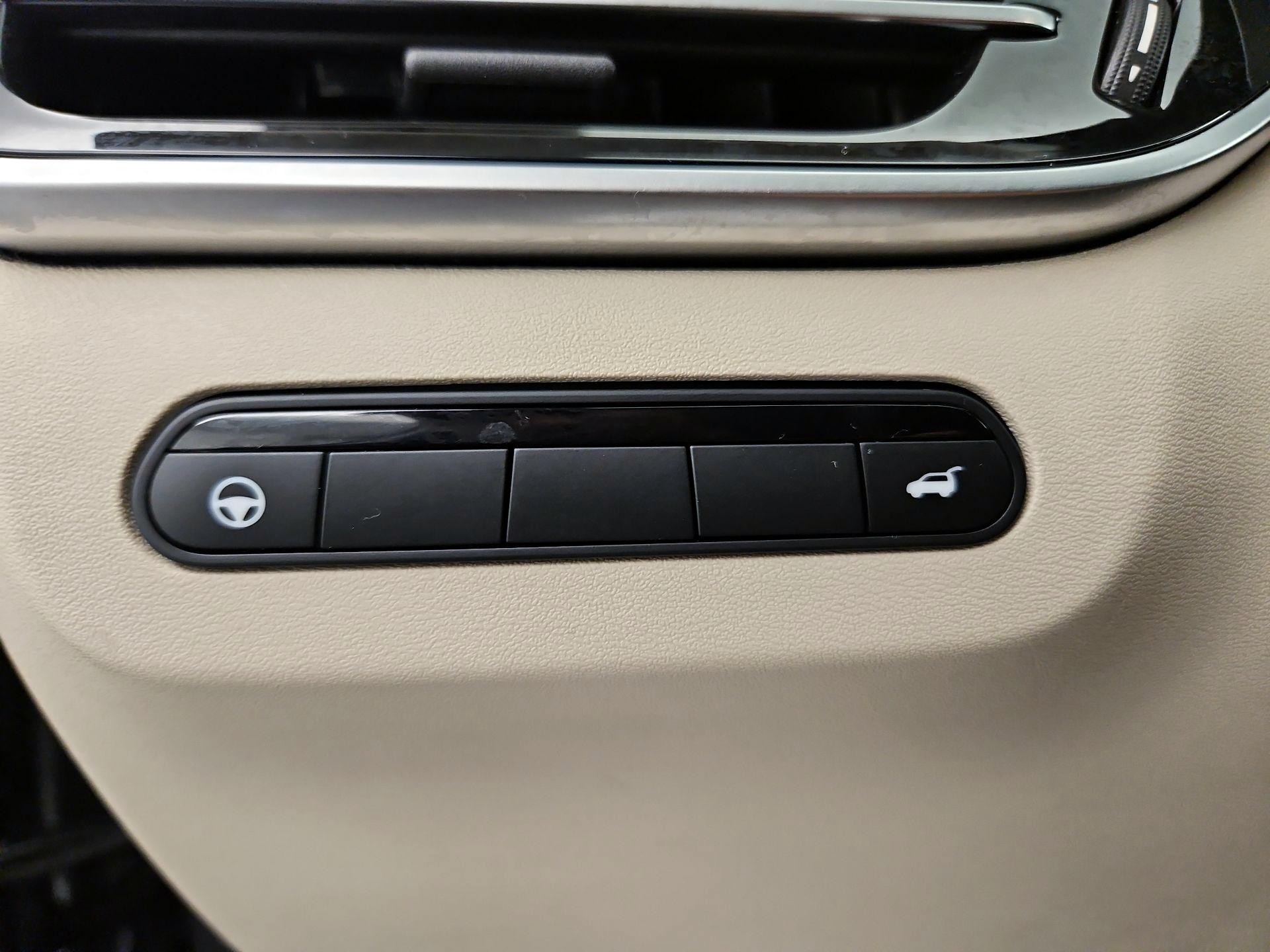 Thumbnail: 2023 INFINITI QX60 - 13