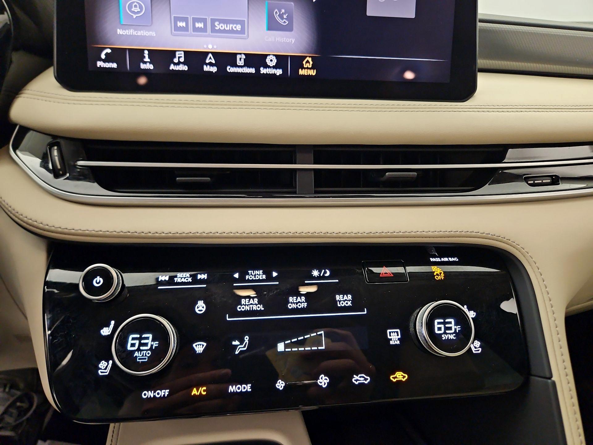 Thumbnail: 2023 INFINITI QX60 - 16