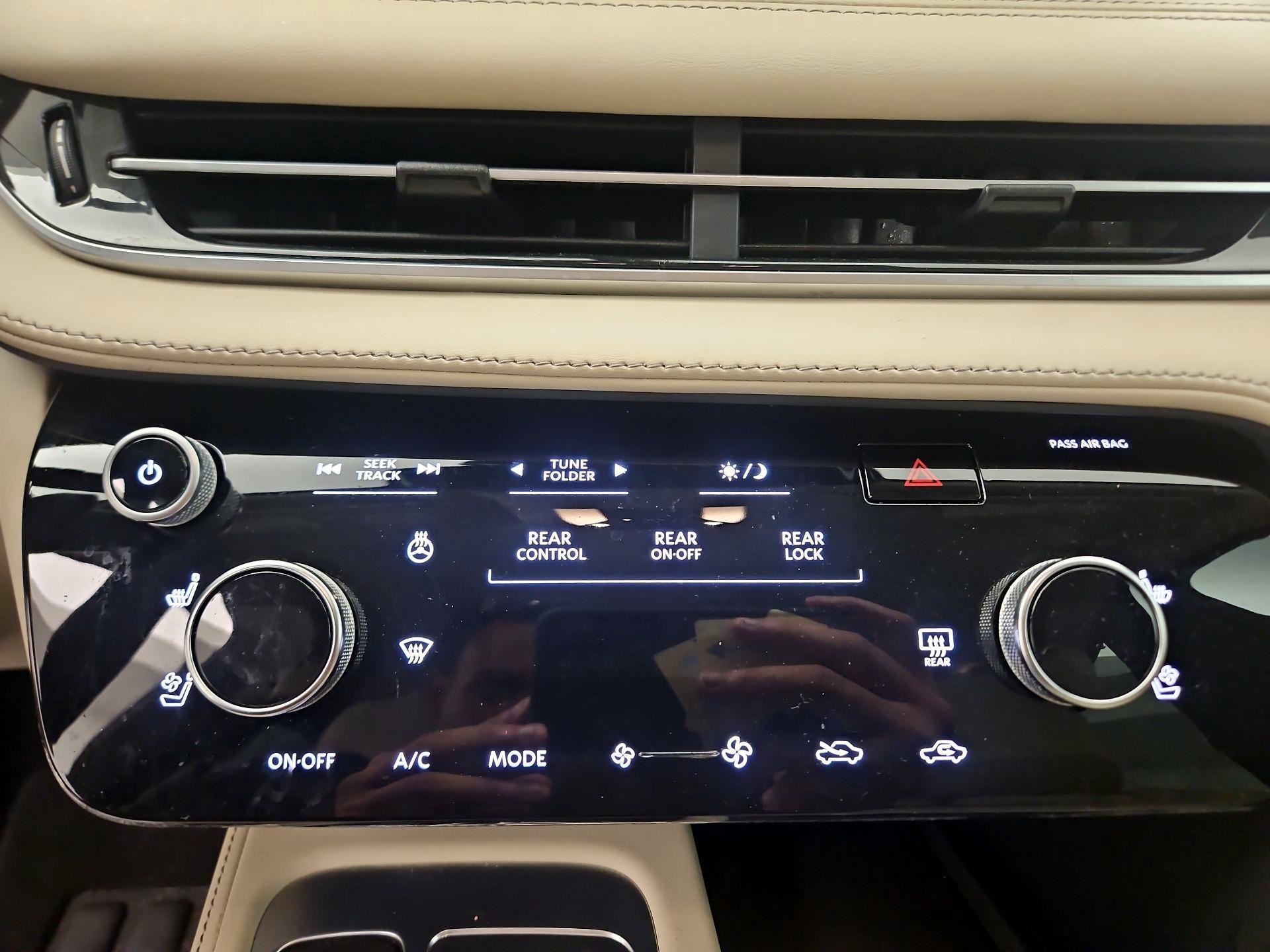 Thumbnail: 2024 INFINITI QX60 - 16