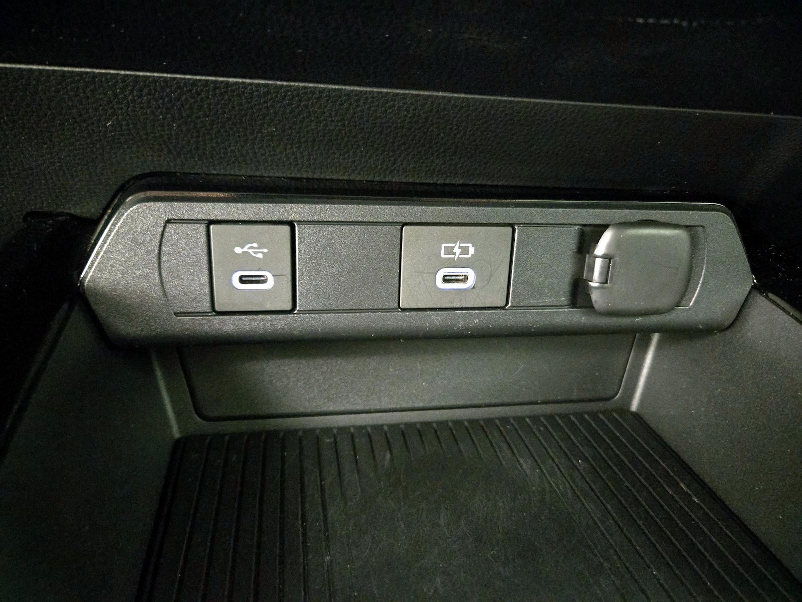 2023 Toyota Prius Limited - Photo 19