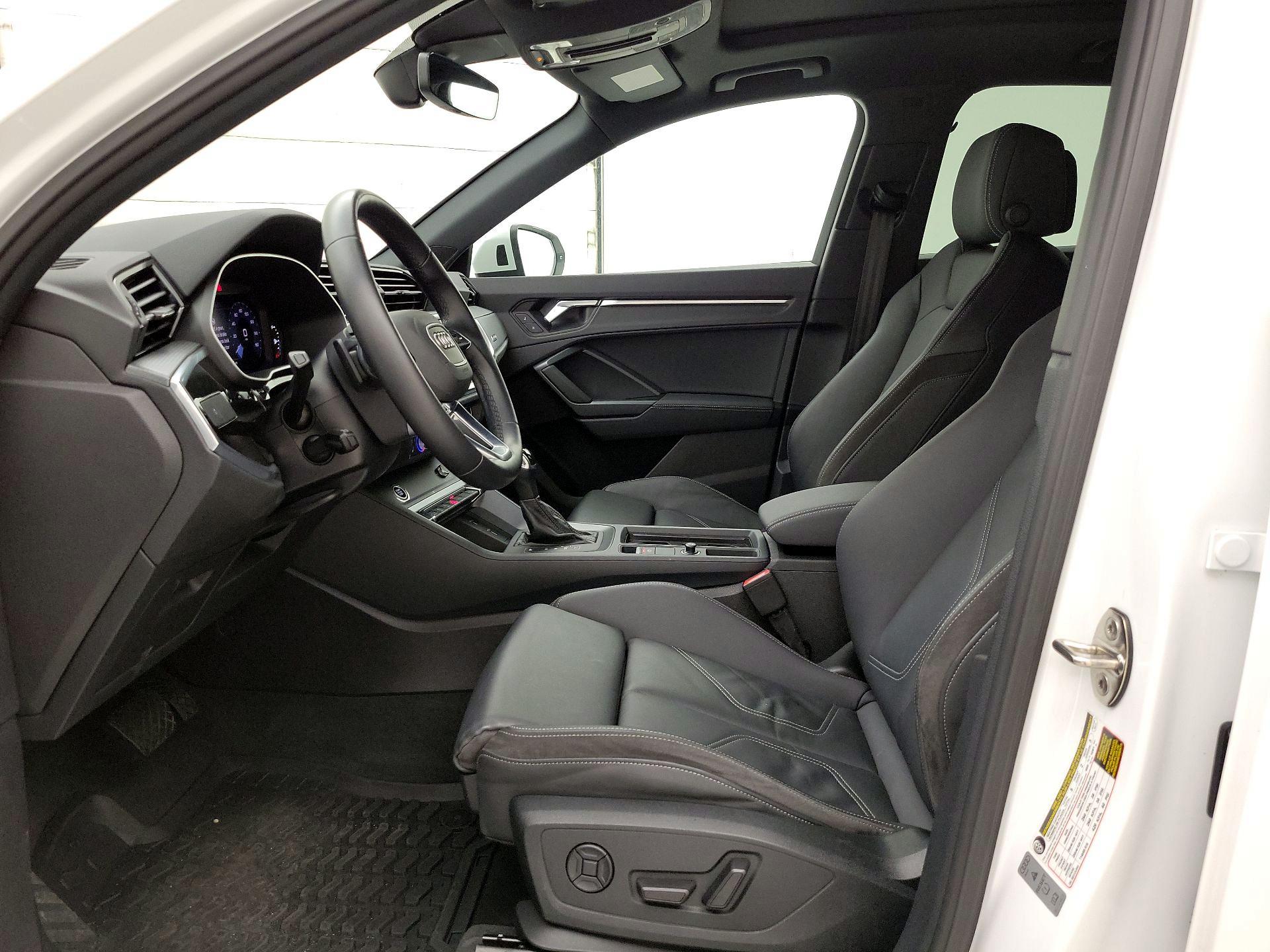 Thumbnail: 2021 Audi Q3 - 11