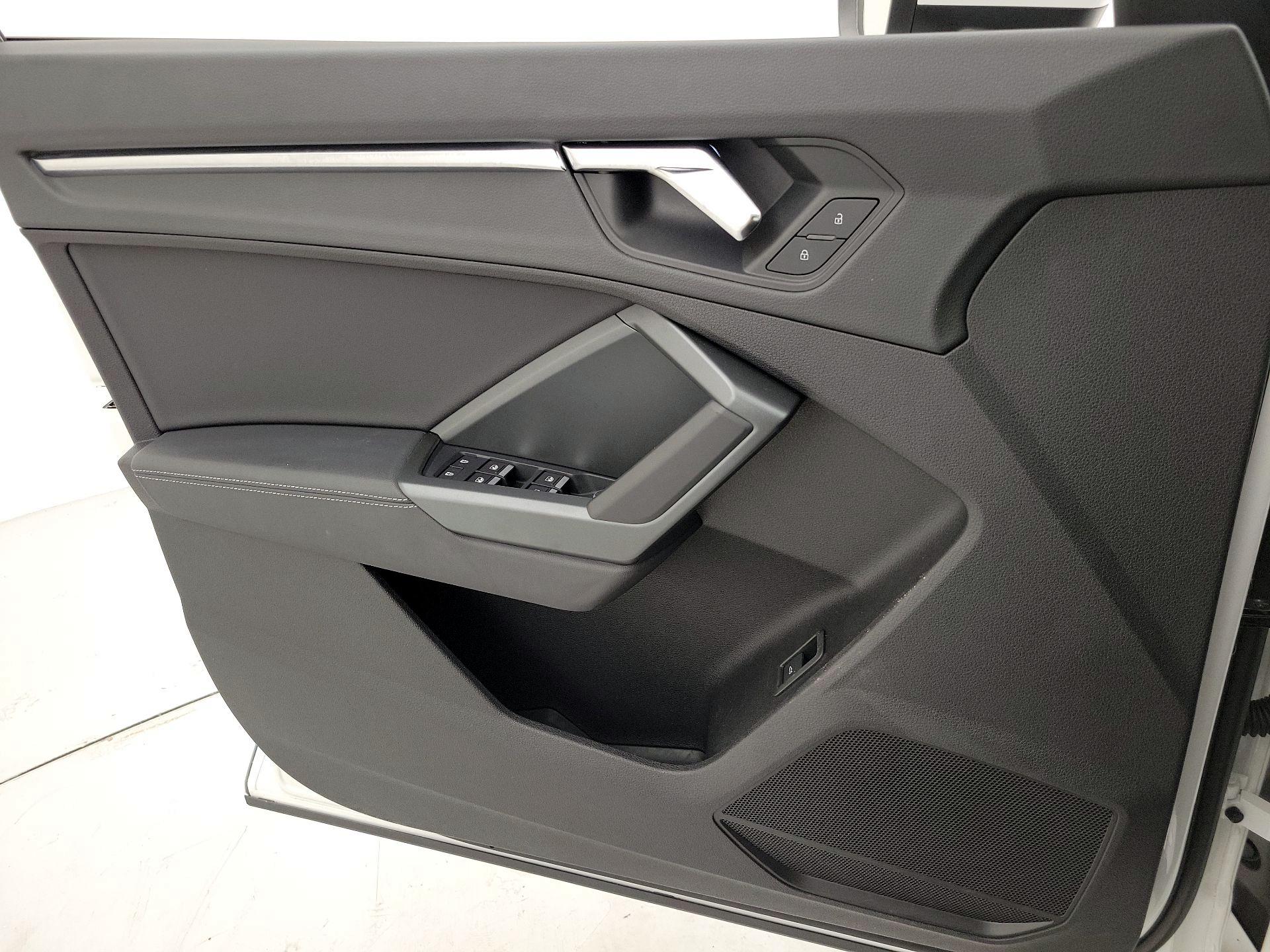 Thumbnail: 2021 Audi Q3 - 12