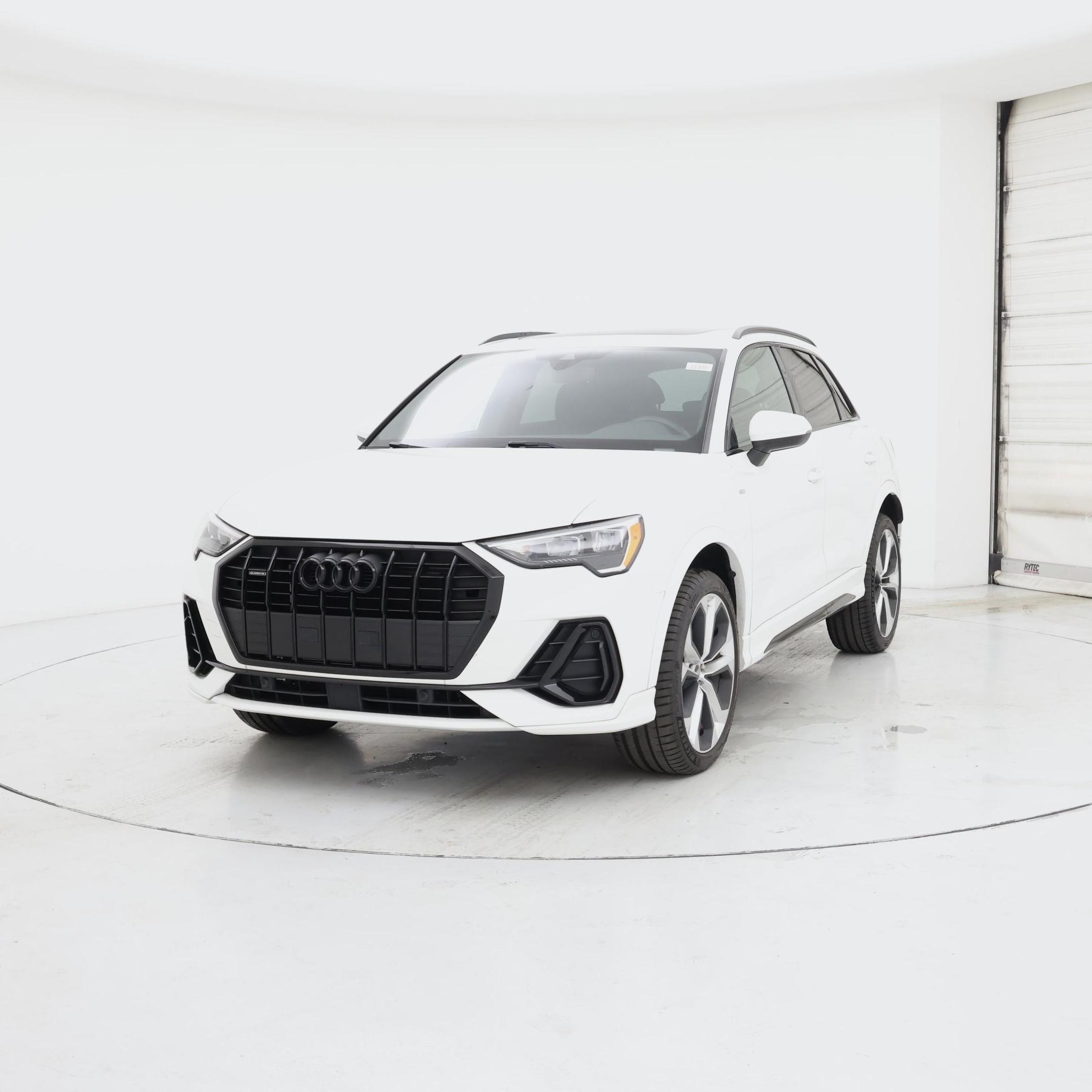 Thumbnail: 2021 Audi Q3 - 4