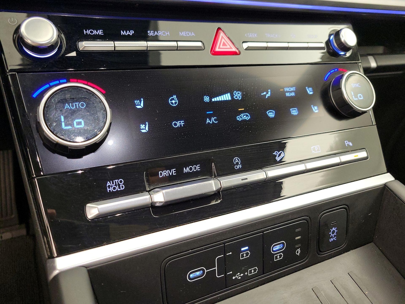 2024 Hyundai Santa Fe Limited - Photo 18