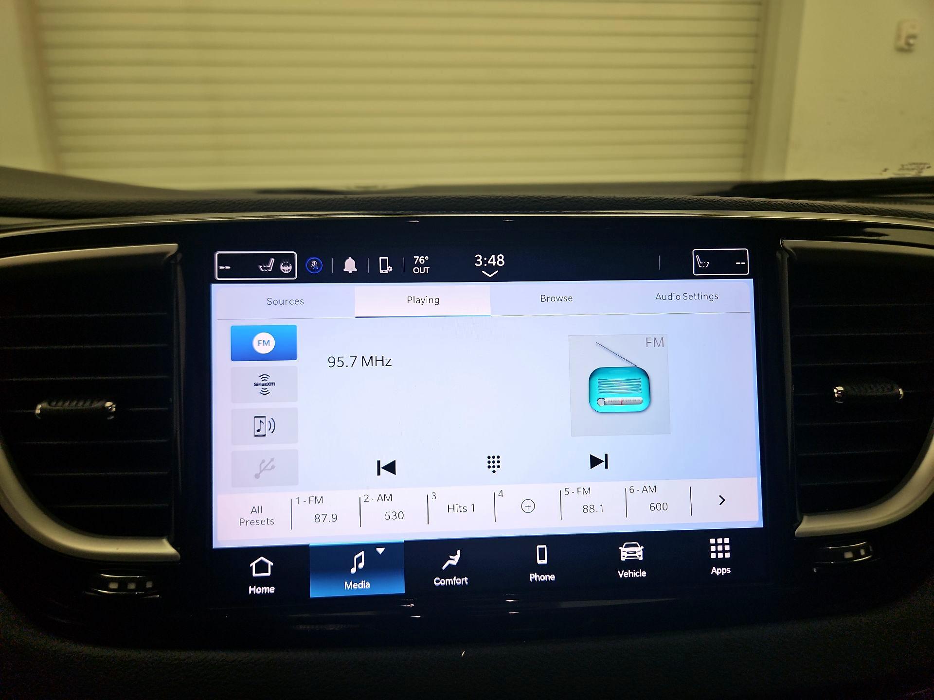 Thumbnail: 2023 Chrysler Pacifica - 15