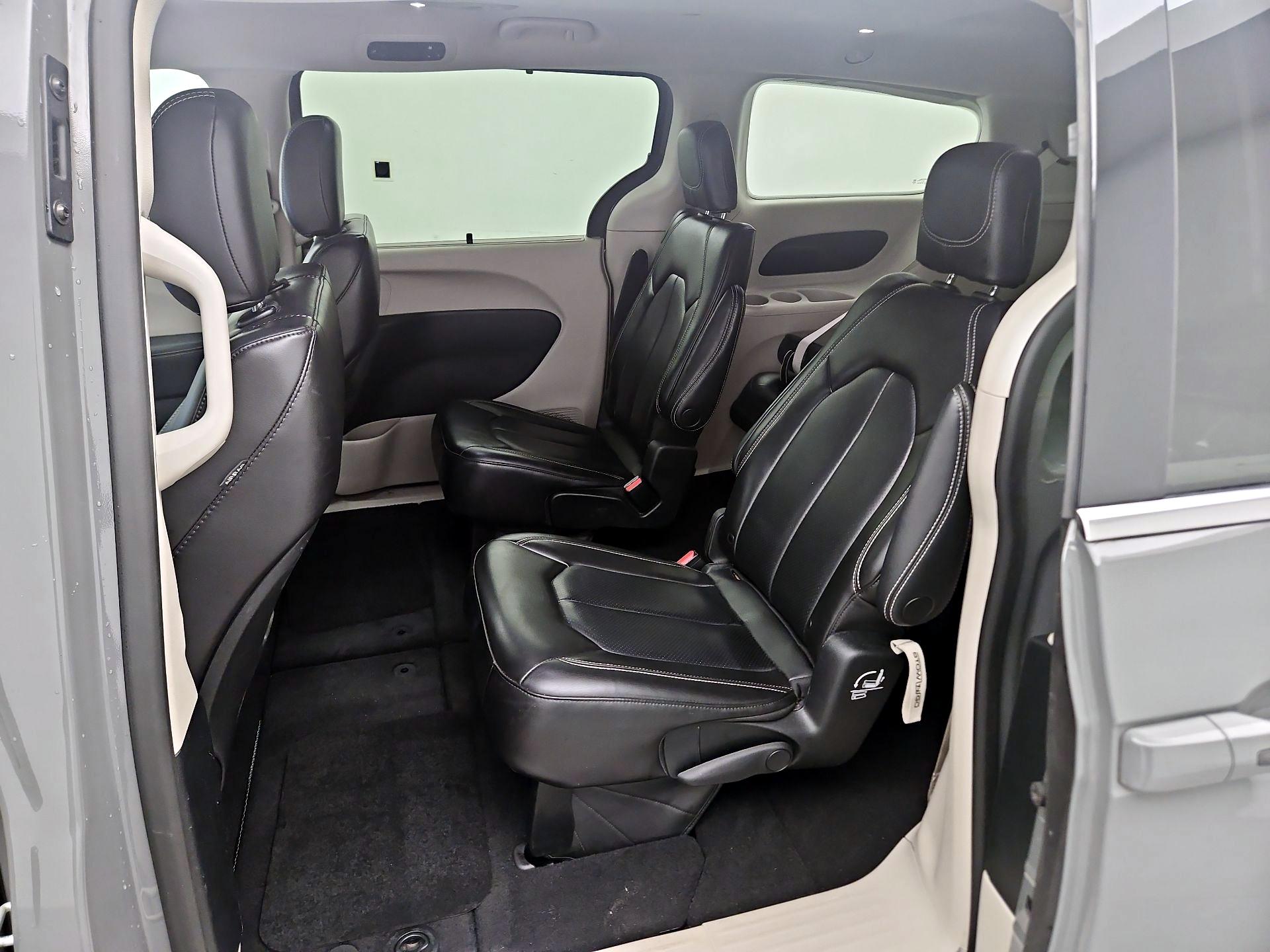 Thumbnail: 2023 Chrysler Pacifica - 18