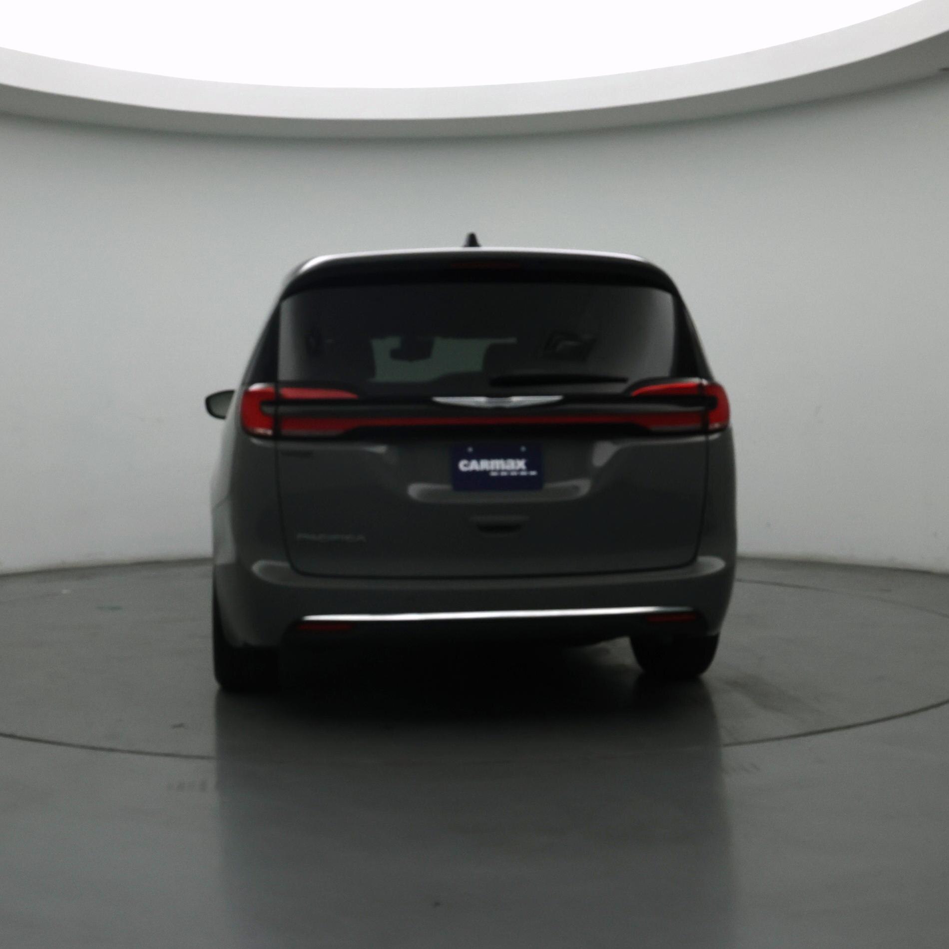 Thumbnail: 2023 Chrysler Pacifica - 6