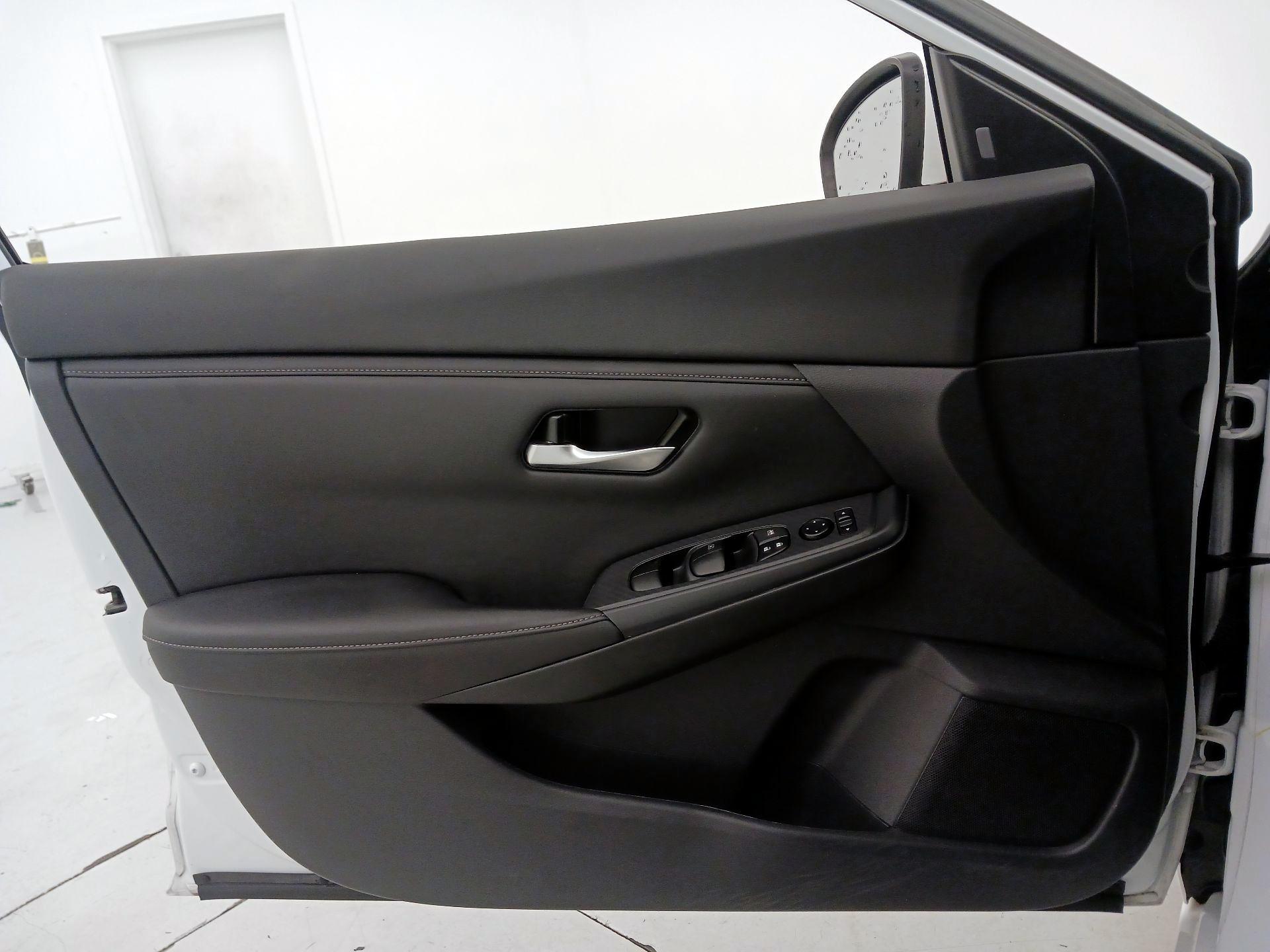 Thumbnail: 2023 Nissan Sentra - 12