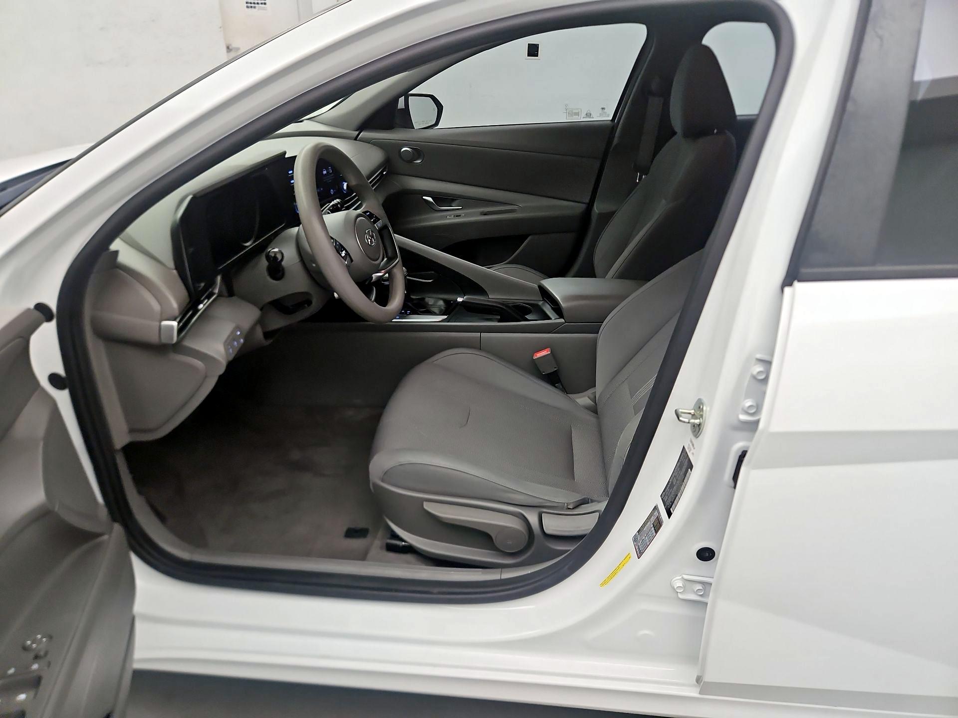 Thumbnail: 2021 Hyundai Elantra - 9