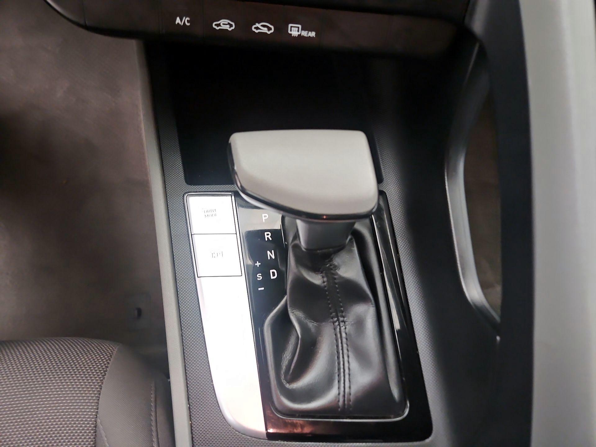 Thumbnail: 2021 Hyundai Elantra - 15