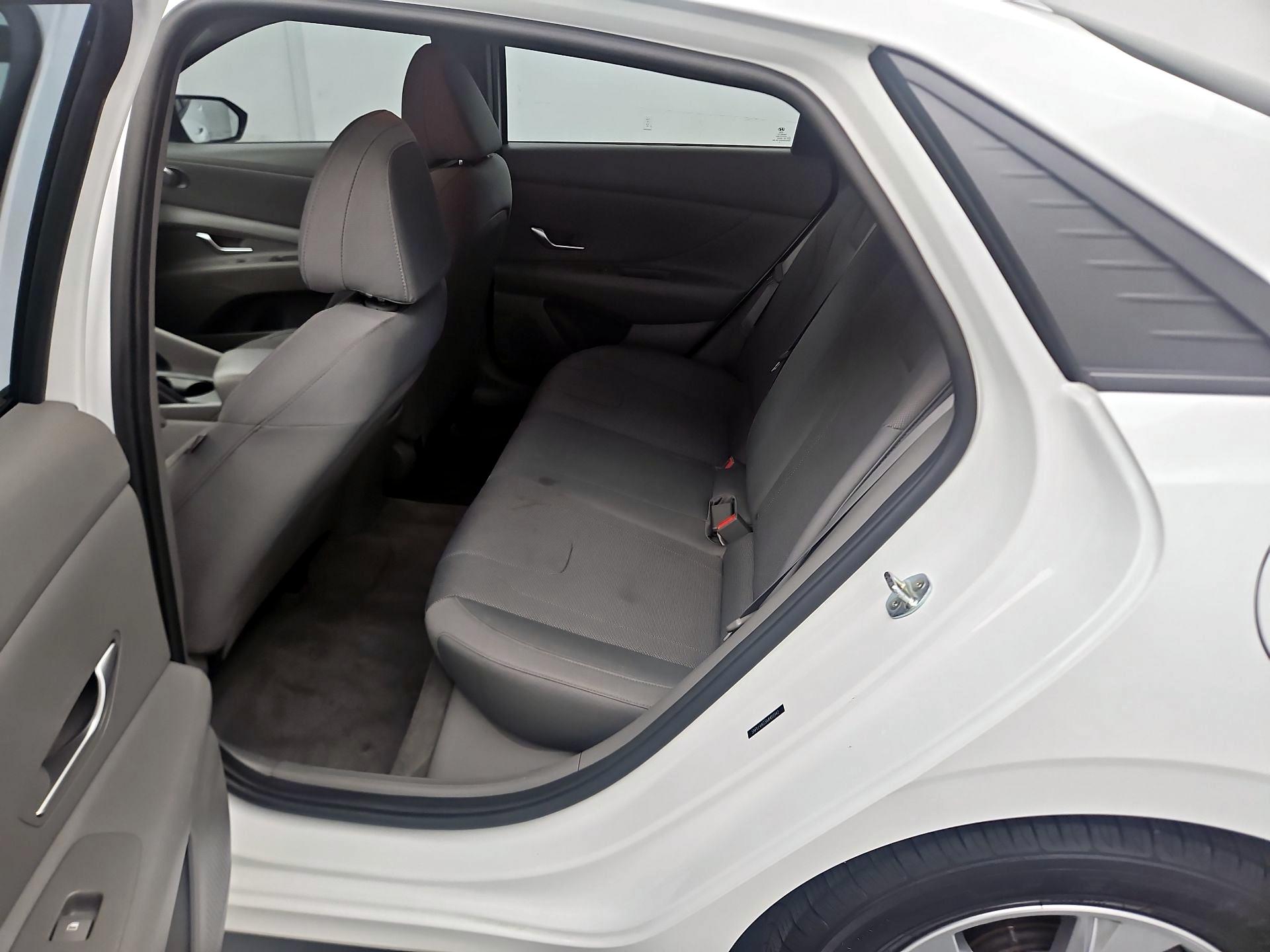 Thumbnail: 2021 Hyundai Elantra - 17
