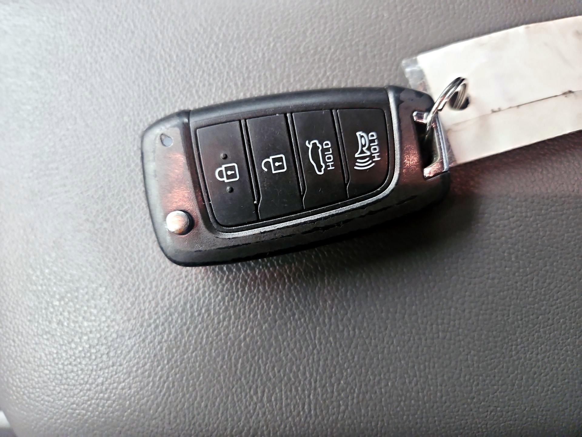 Thumbnail: 2021 Hyundai Elantra - 20