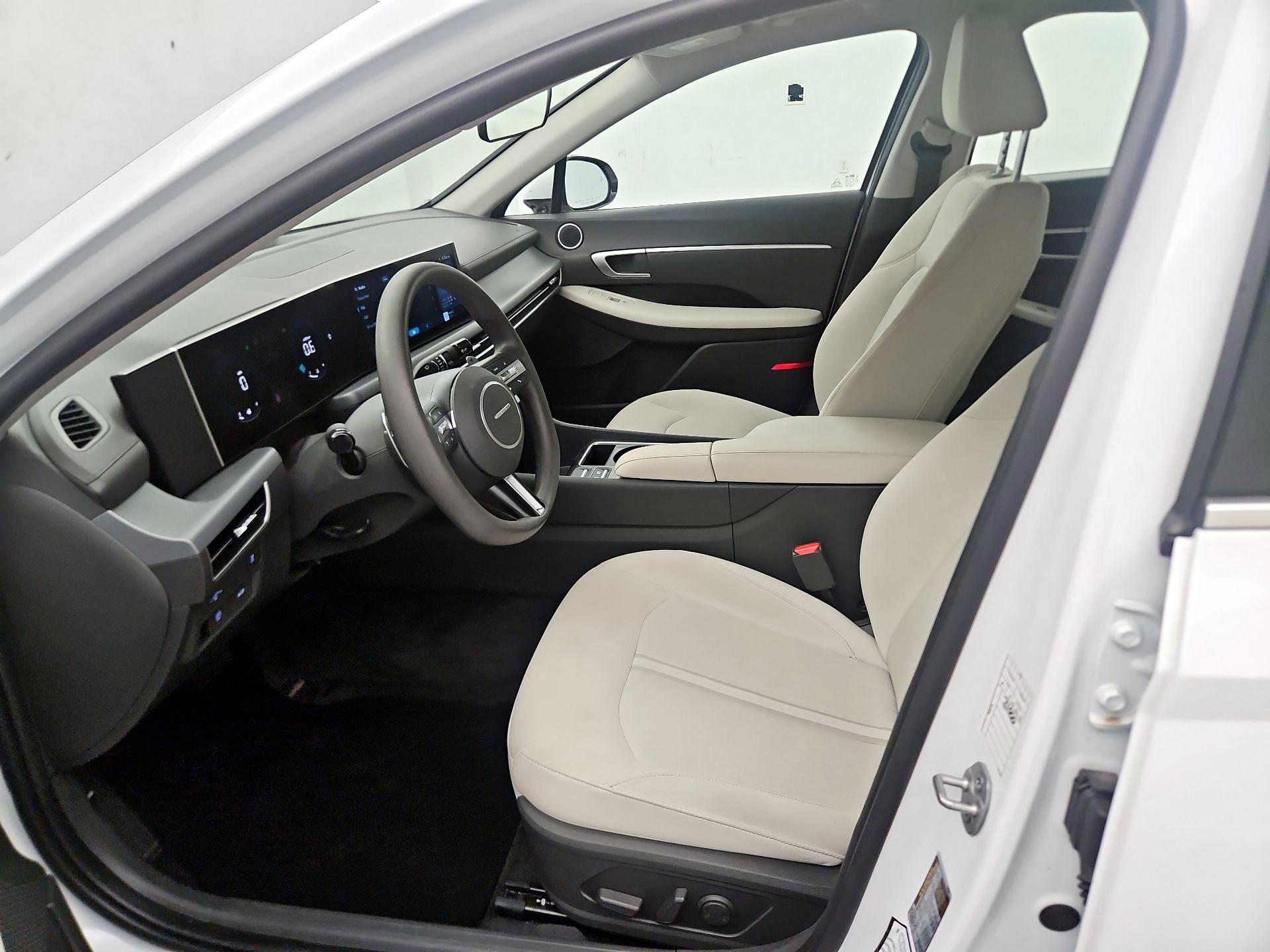 Thumbnail: 2025 Hyundai Sonata - 9