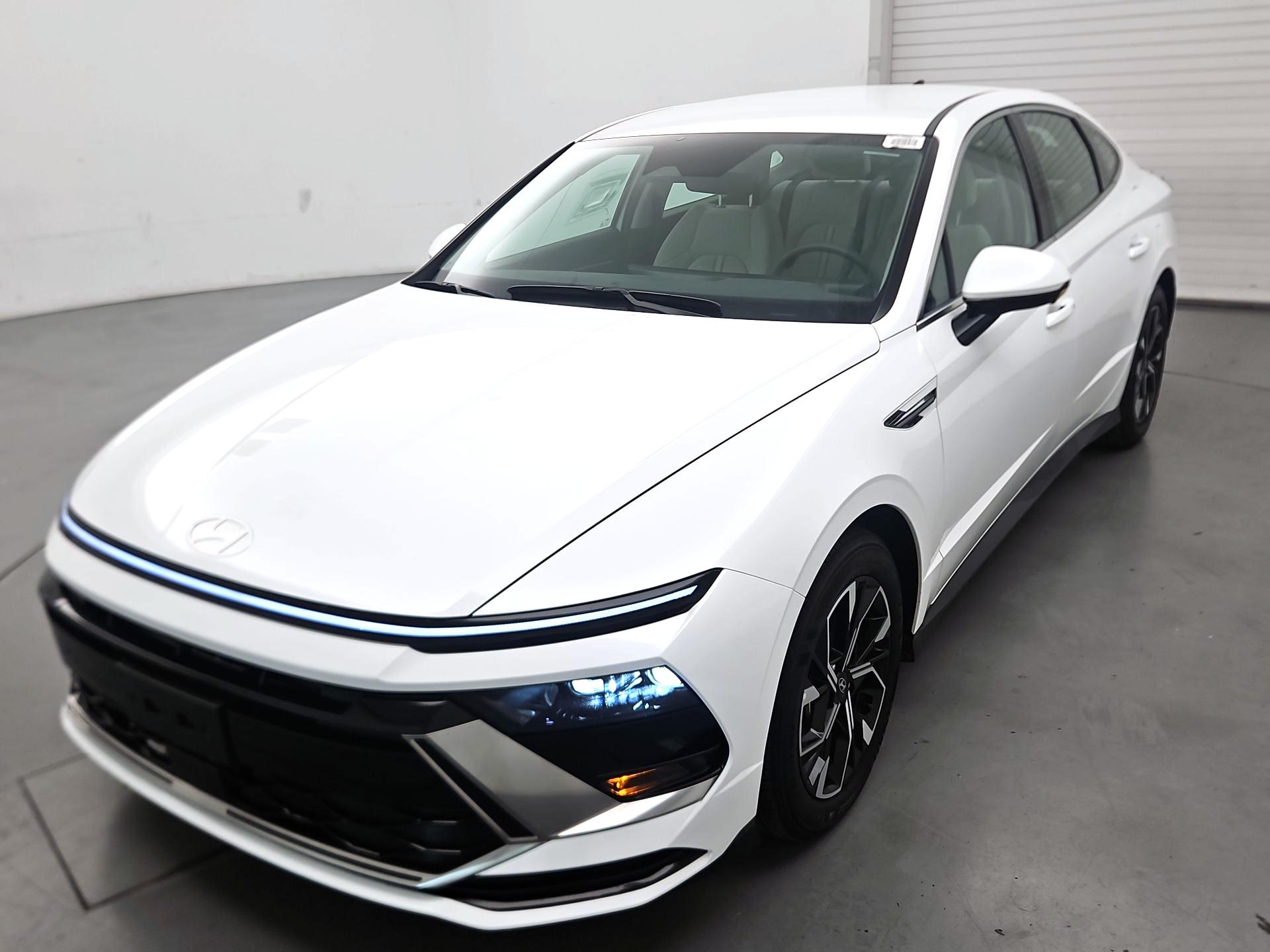 Thumbnail: 2025 Hyundai Sonata - 3
