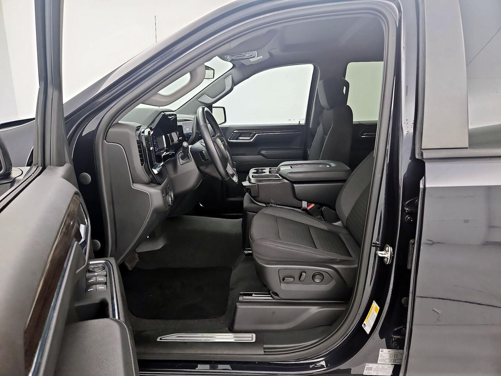 2023 Chevrolet Silverado 1500 LT - Photo 12