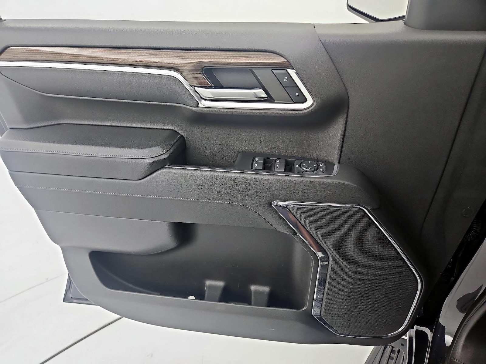 2023 Chevrolet Silverado 1500 LT - Photo 13