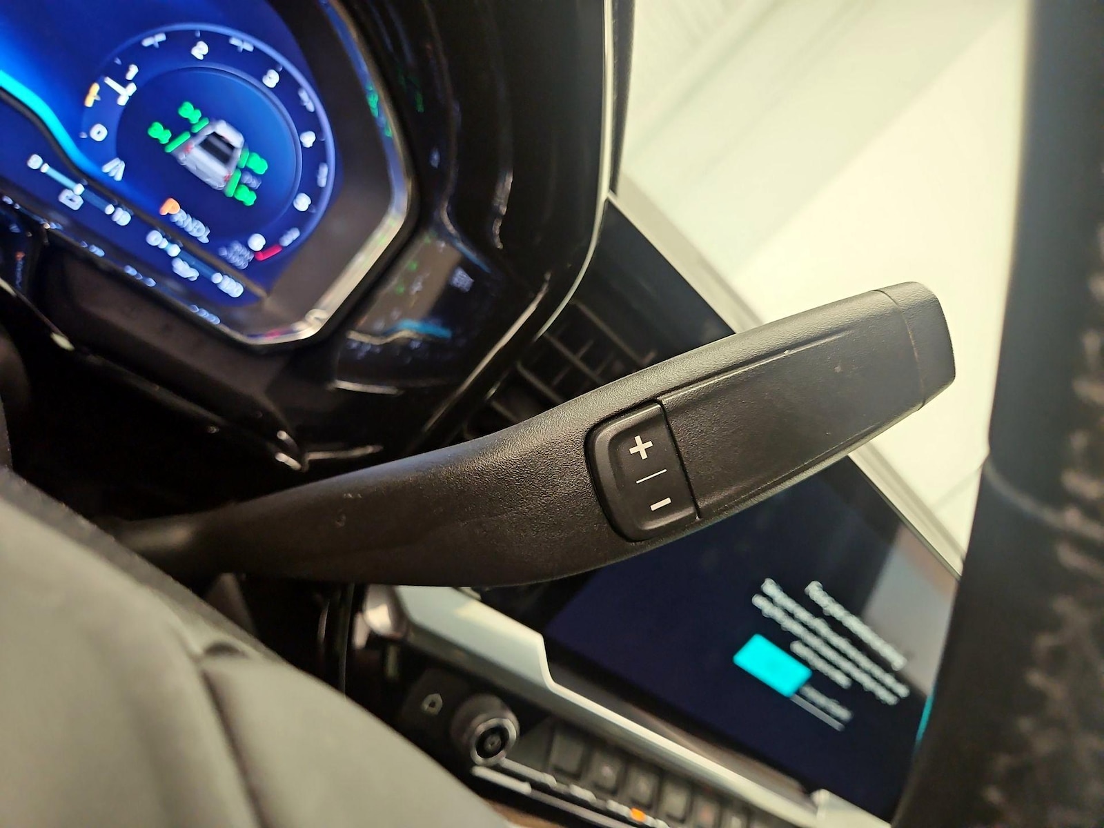 2023 Chevrolet Silverado 1500 LT - Photo 18