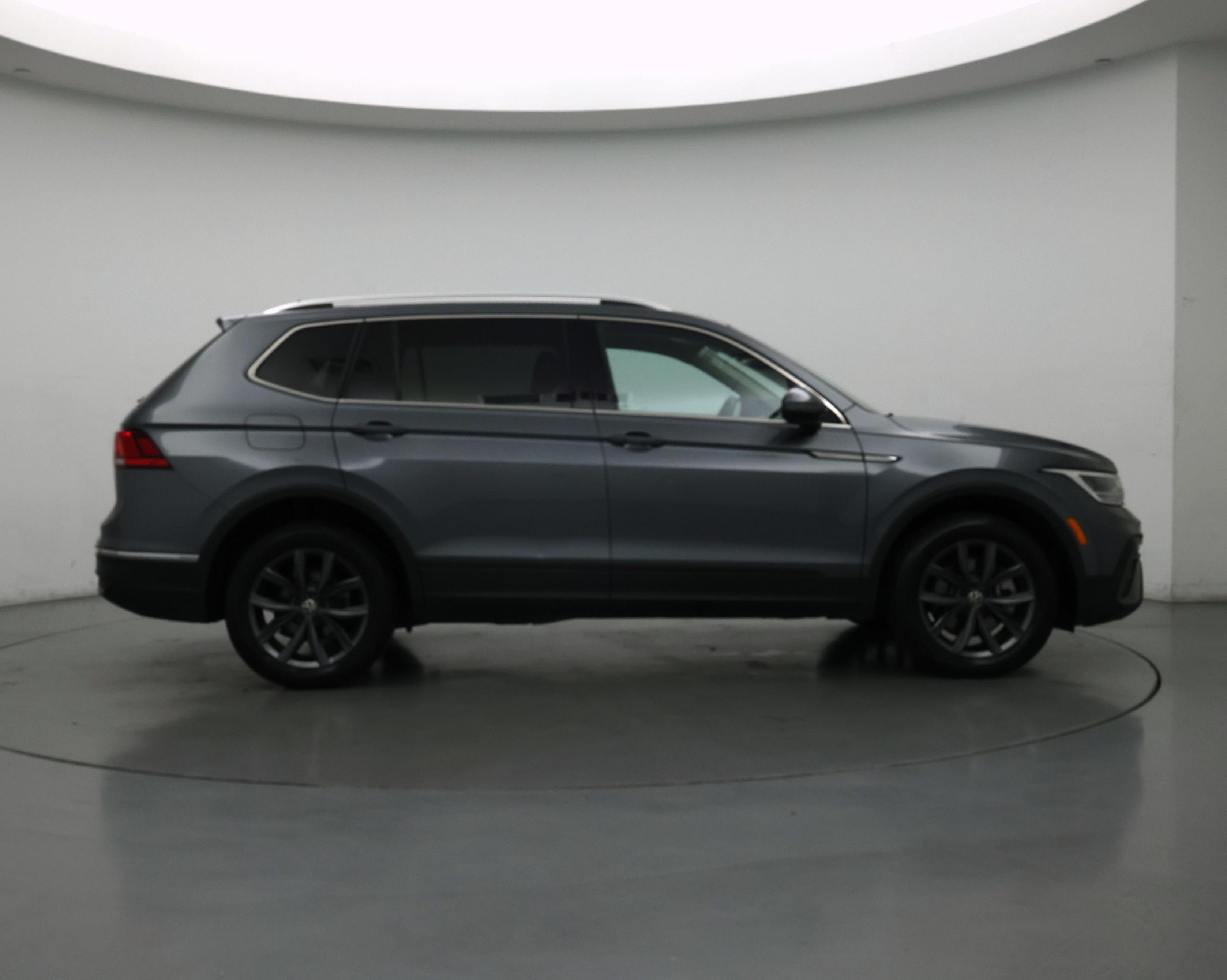 Thumbnail: 2022 Volkswagen Tiguan - 7