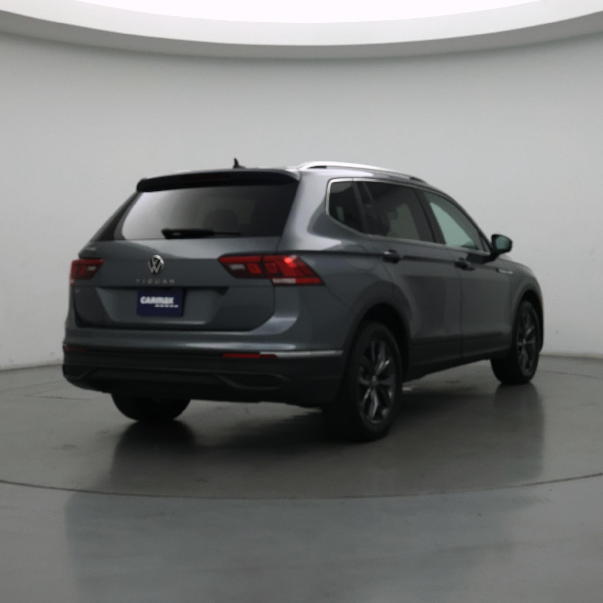 Thumbnail: 2022 Volkswagen Tiguan - 8