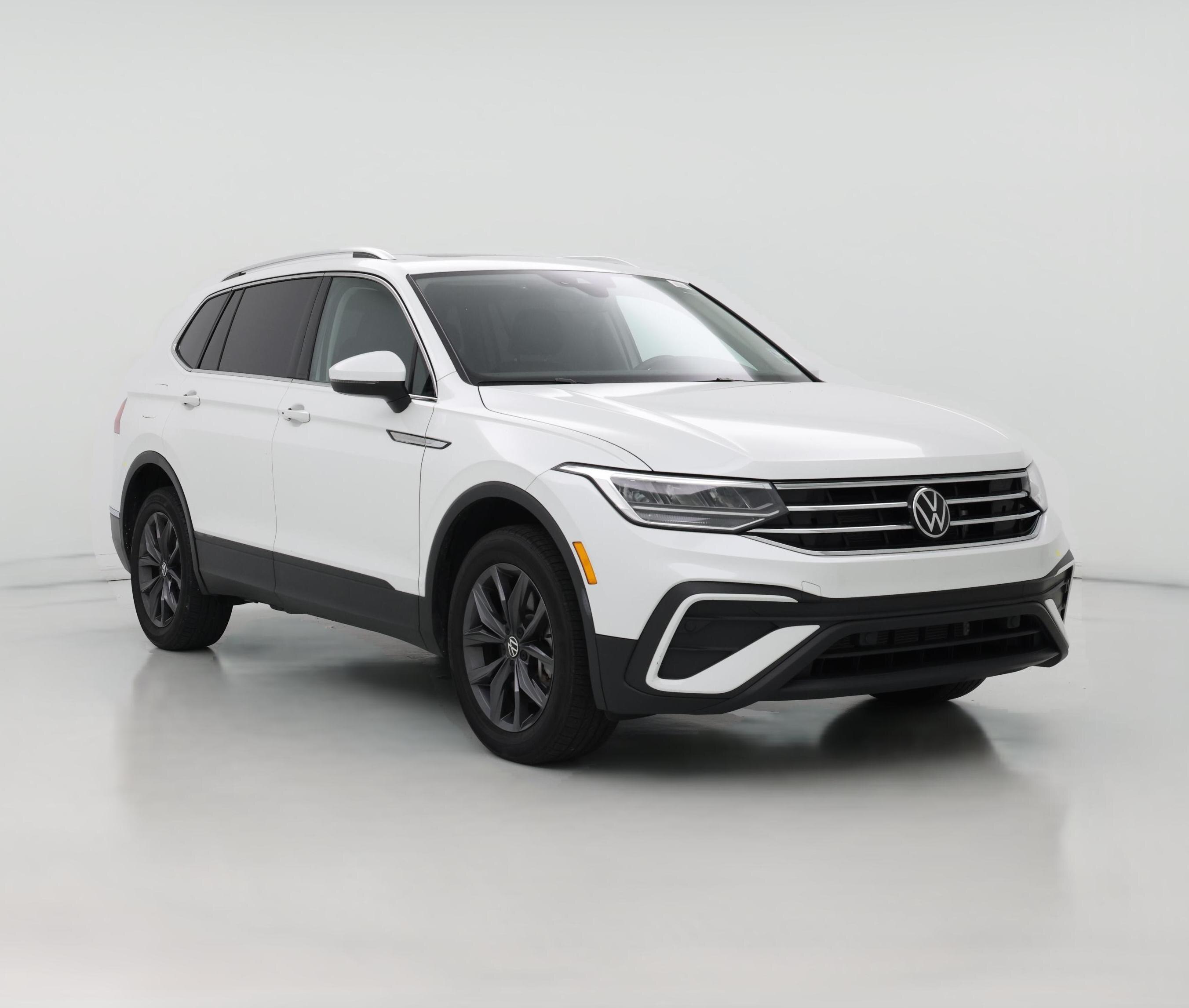 Thumbnail: 2023 Volkswagen Tiguan - 1