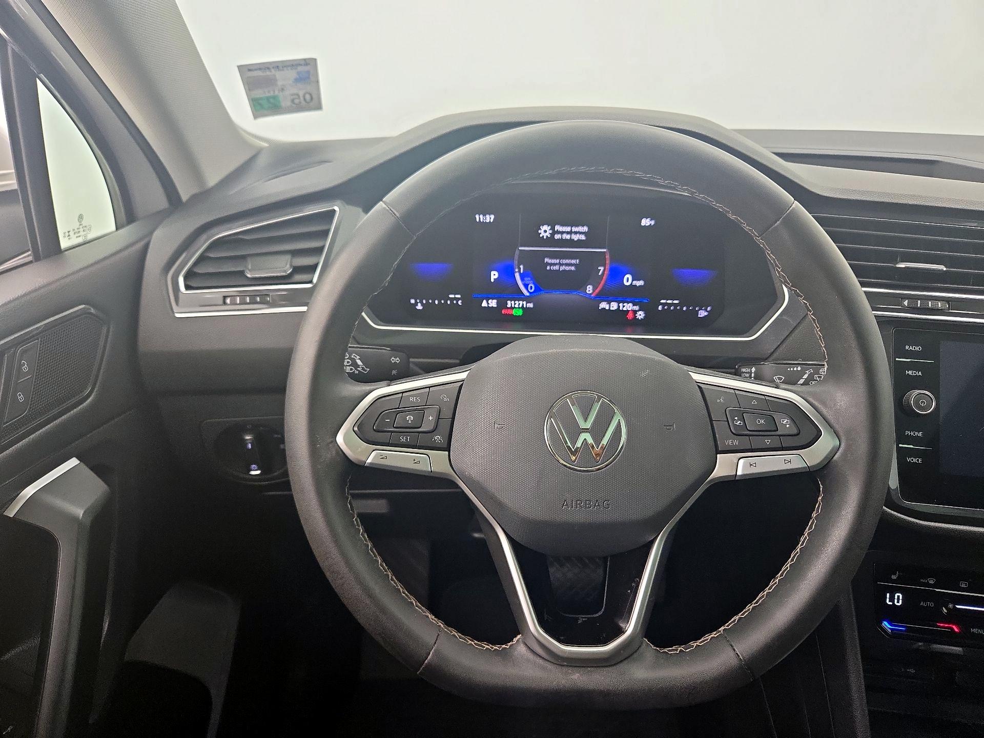 Thumbnail: 2023 Volkswagen Tiguan - 10