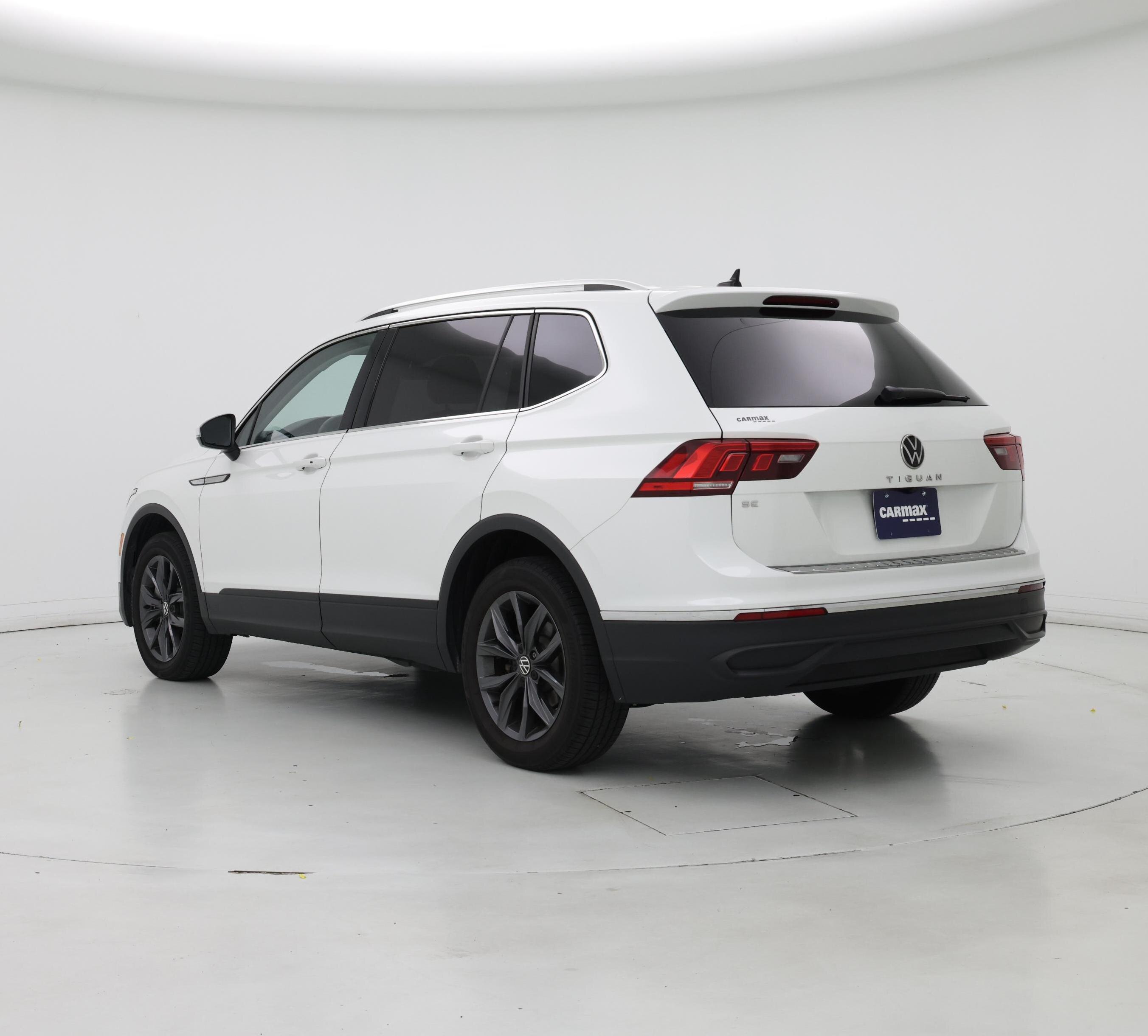 Thumbnail: 2023 Volkswagen Tiguan - 2