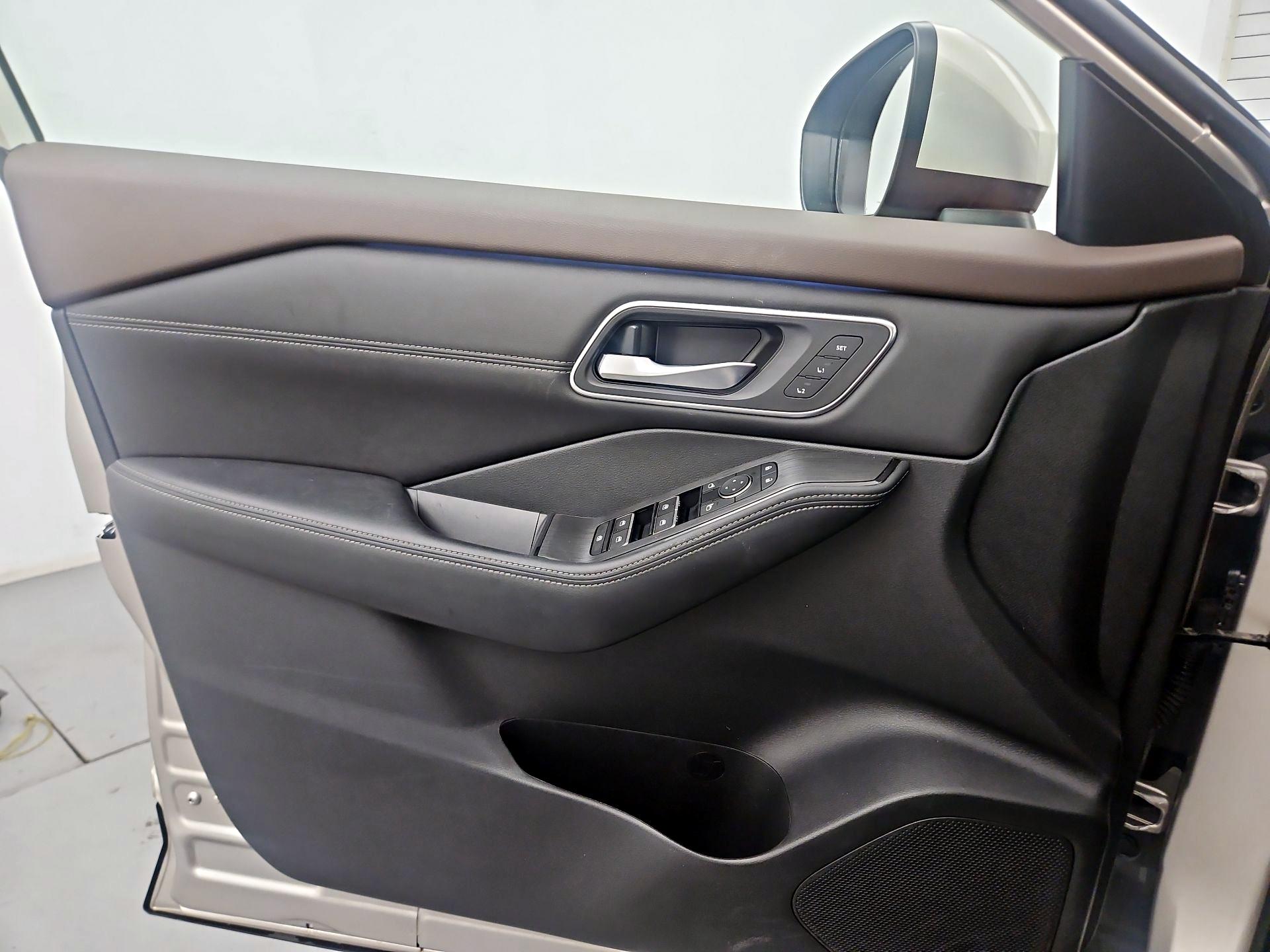 Thumbnail: 2023 Nissan Rogue - 12