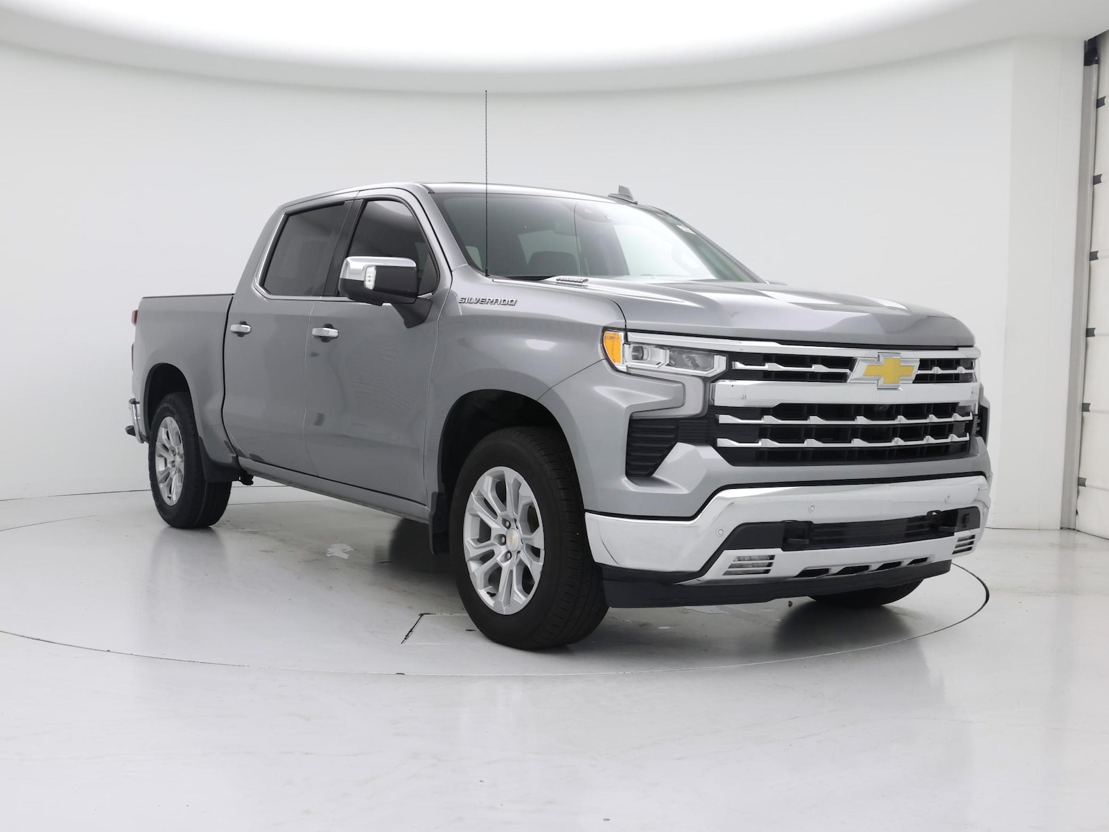 2025 Chevrolet Silverado 1500 LTZ - Photo 2