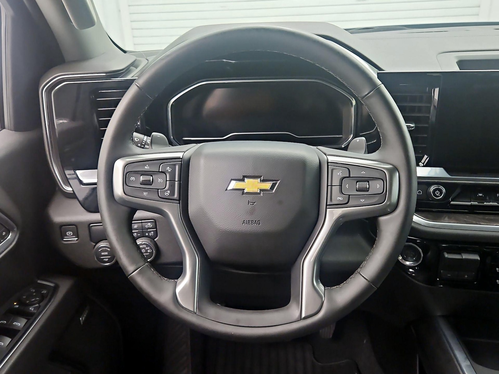 2025 Chevrolet Silverado 1500 LTZ - Photo 11