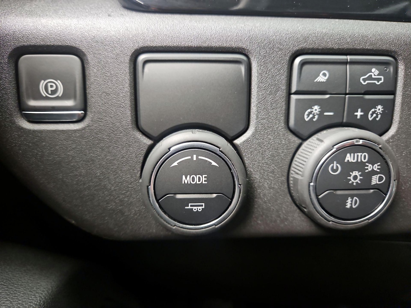 2025 Chevrolet Silverado 1500 LTZ - Photo 14