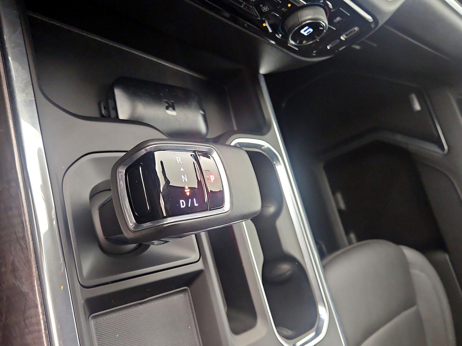 2025 Chevrolet Silverado 1500 LTZ - Photo 18