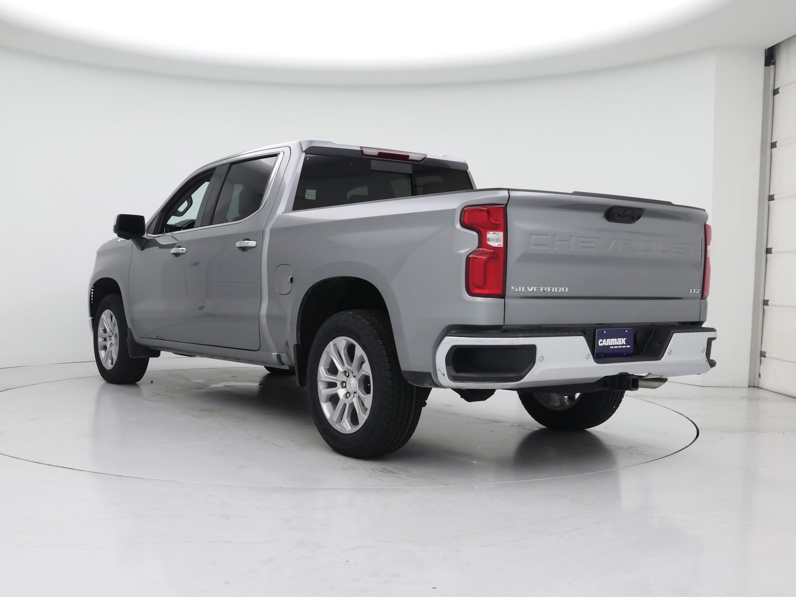 2025 Chevrolet Silverado 1500 LTZ - Photo 3